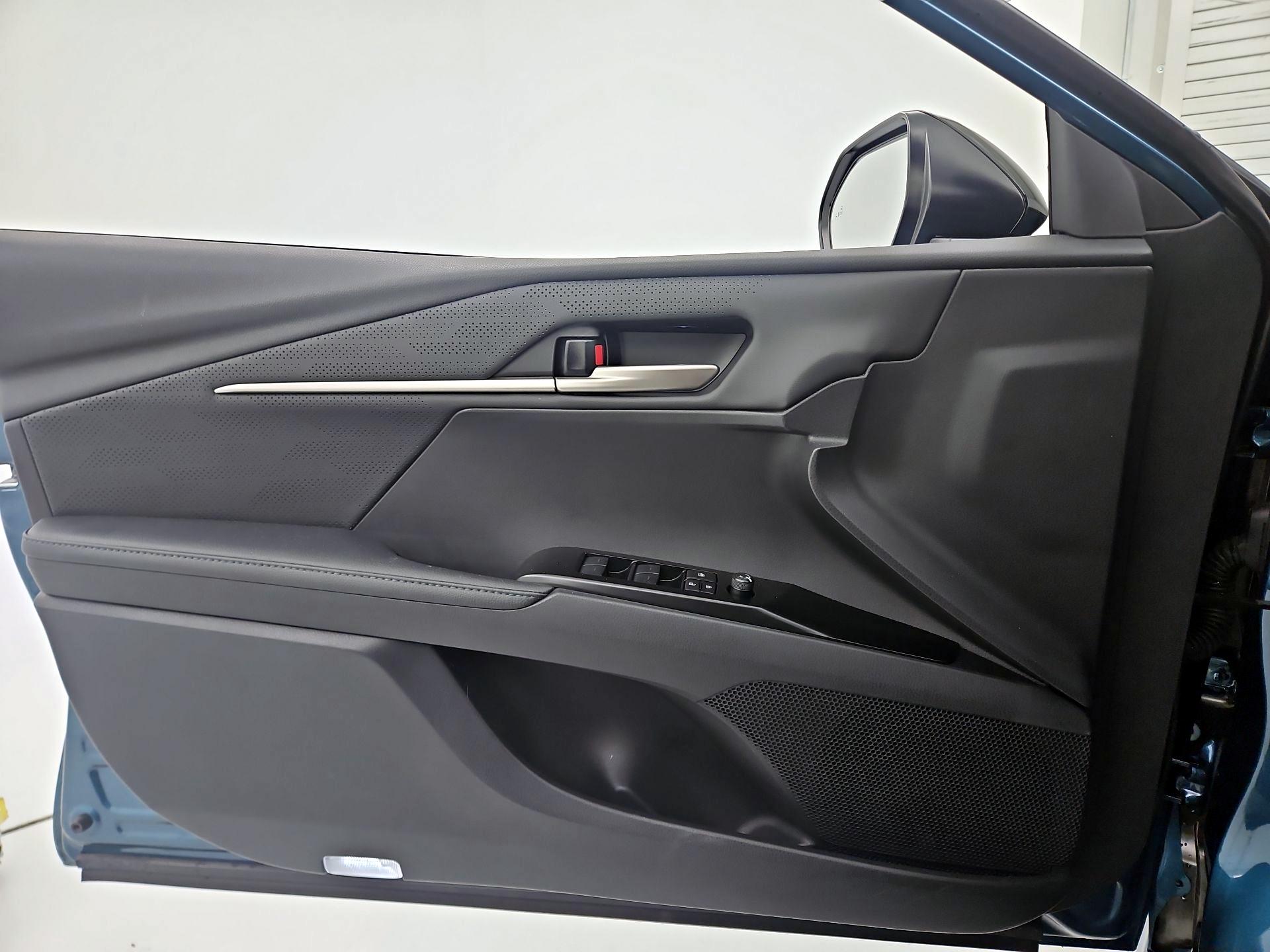 Thumbnail: 2025 Toyota Camry - 12