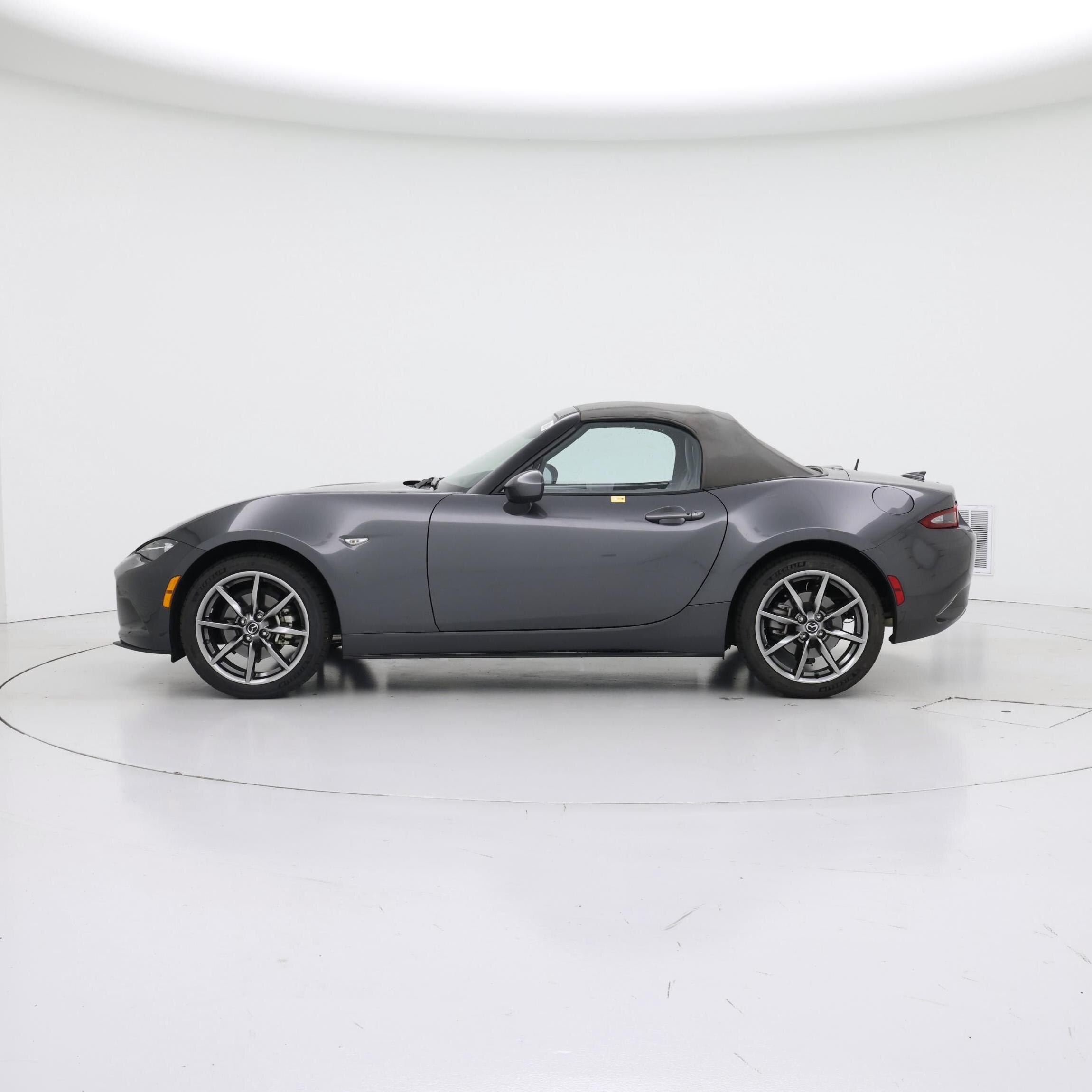 Thumbnail: 2021 Mazda MX-5 Miata - 3