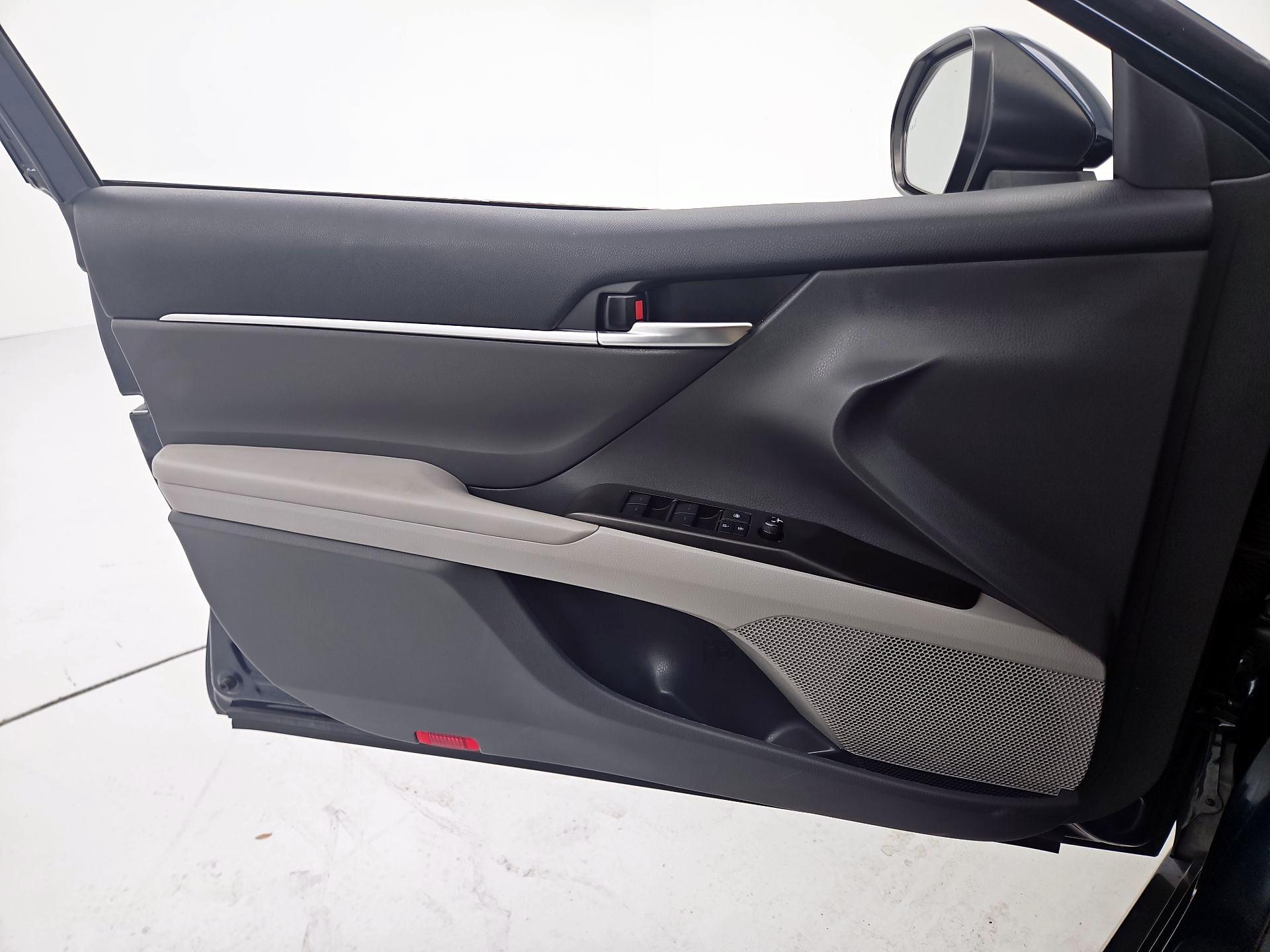 Thumbnail: 2021 Toyota Camry - 12