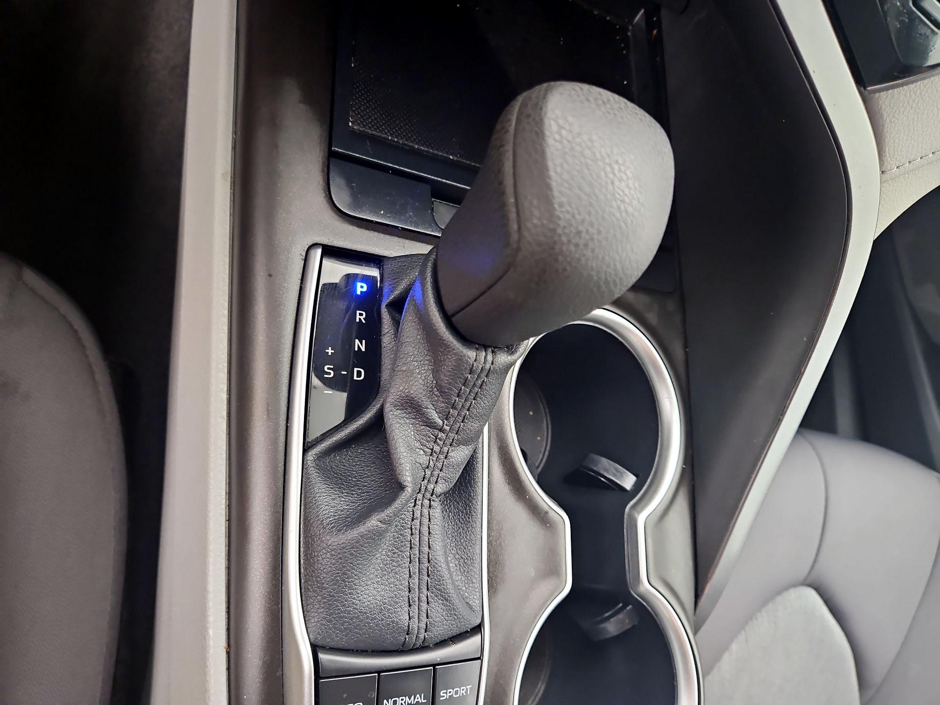 Thumbnail: 2021 Toyota Camry - 17