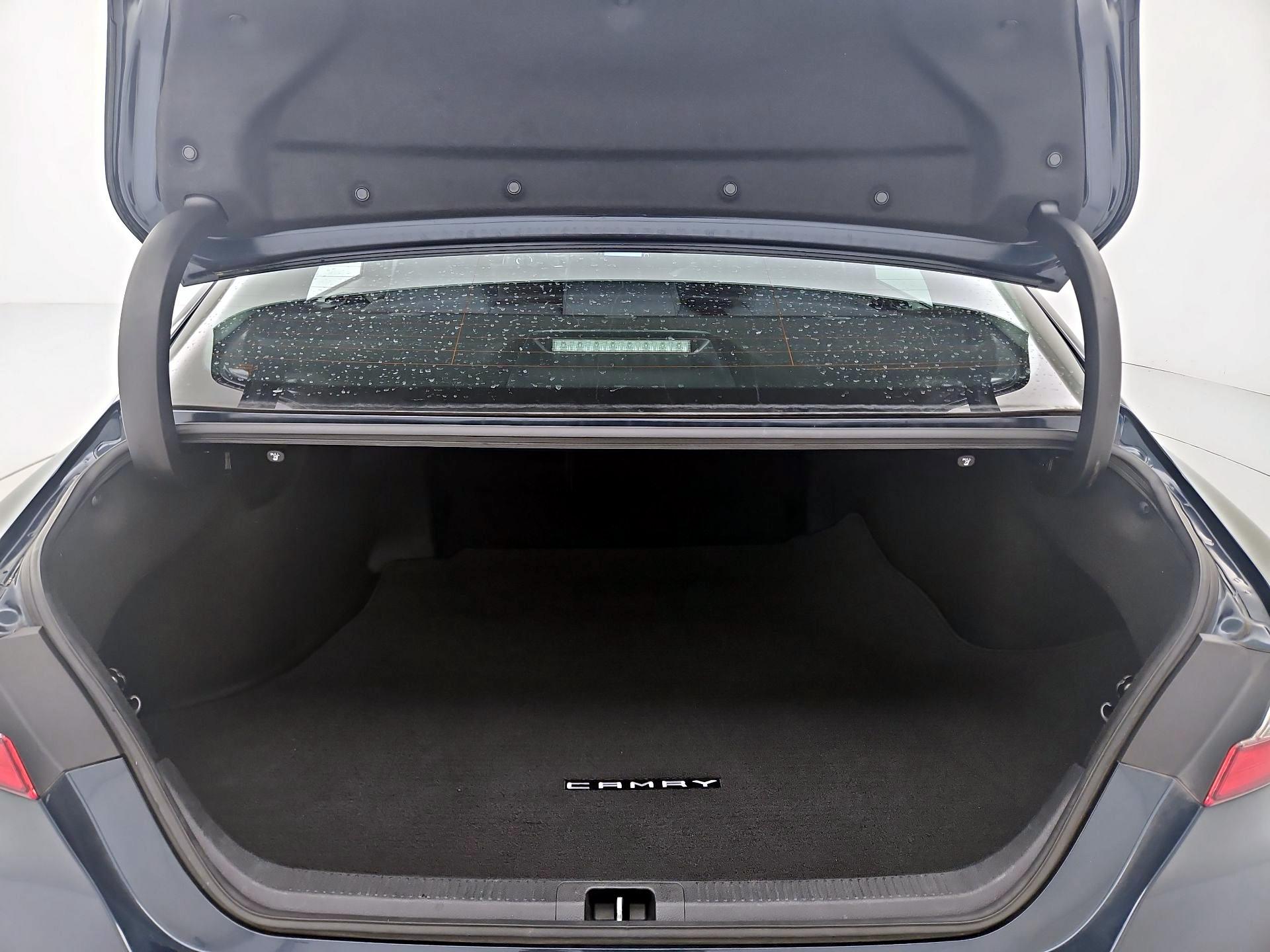 Thumbnail: 2021 Toyota Camry - 20