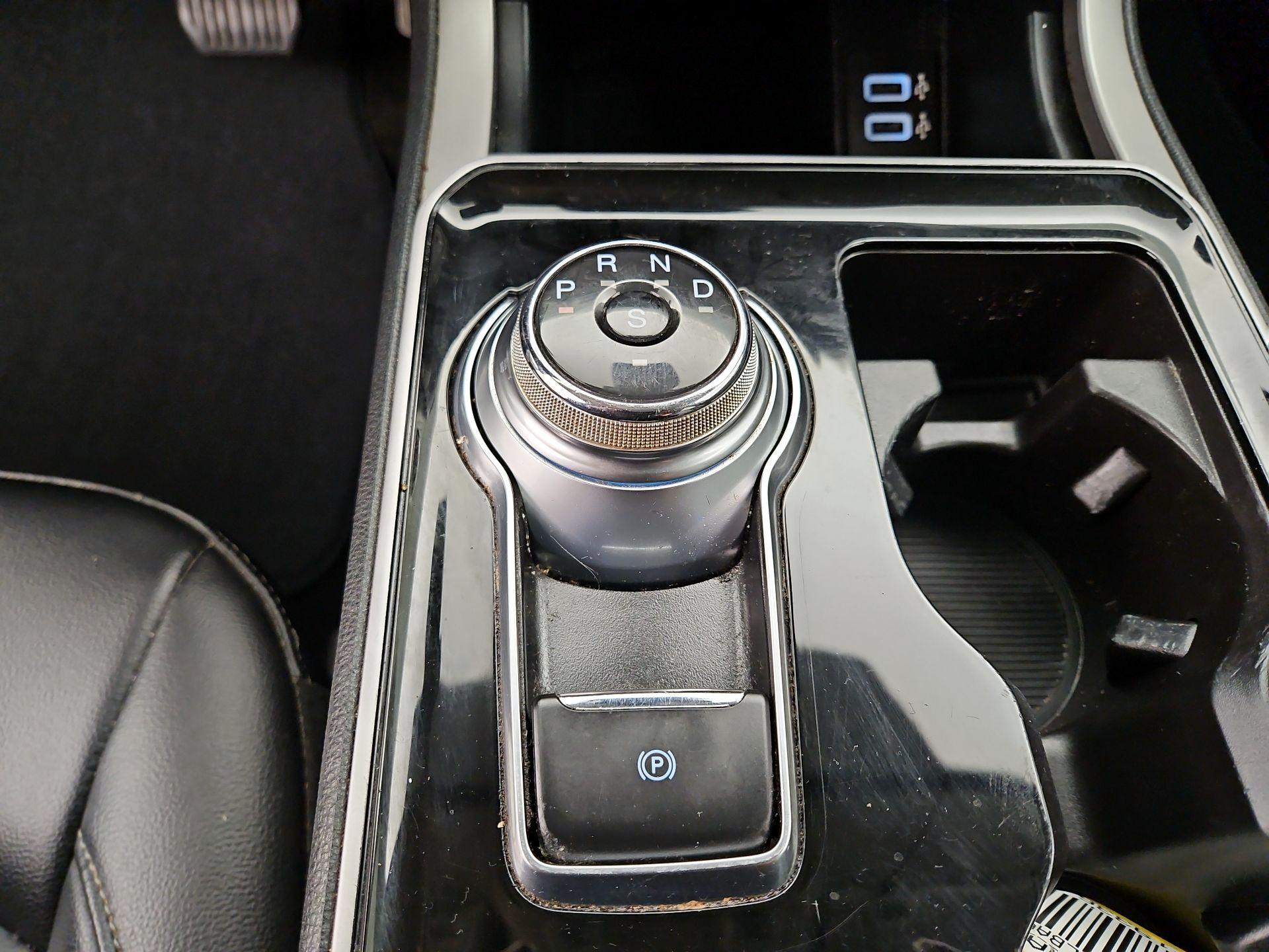 Thumbnail: 2020 Ford Edge - 18