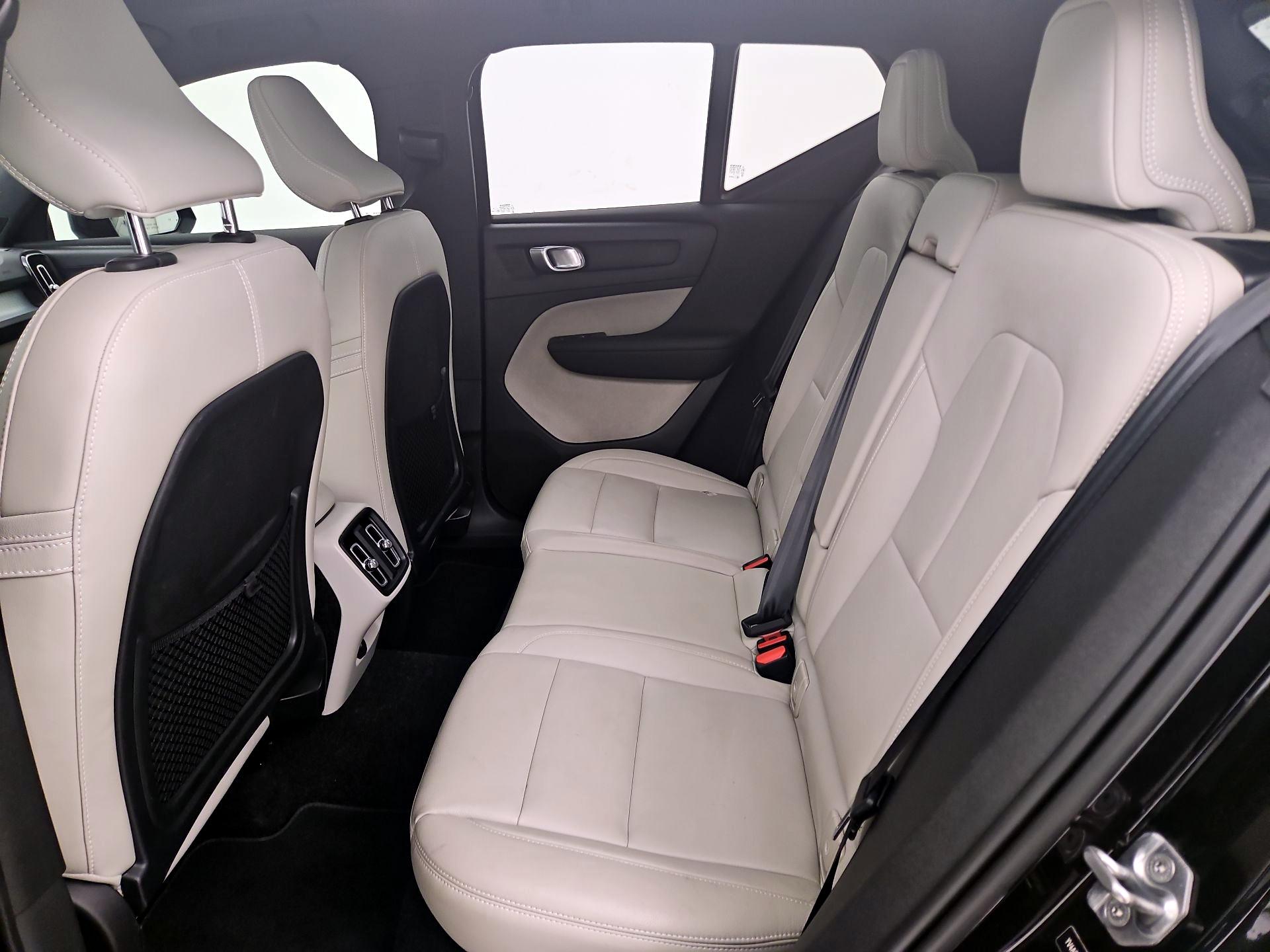 Thumbnail: 2020 Volvo XC40 - 20