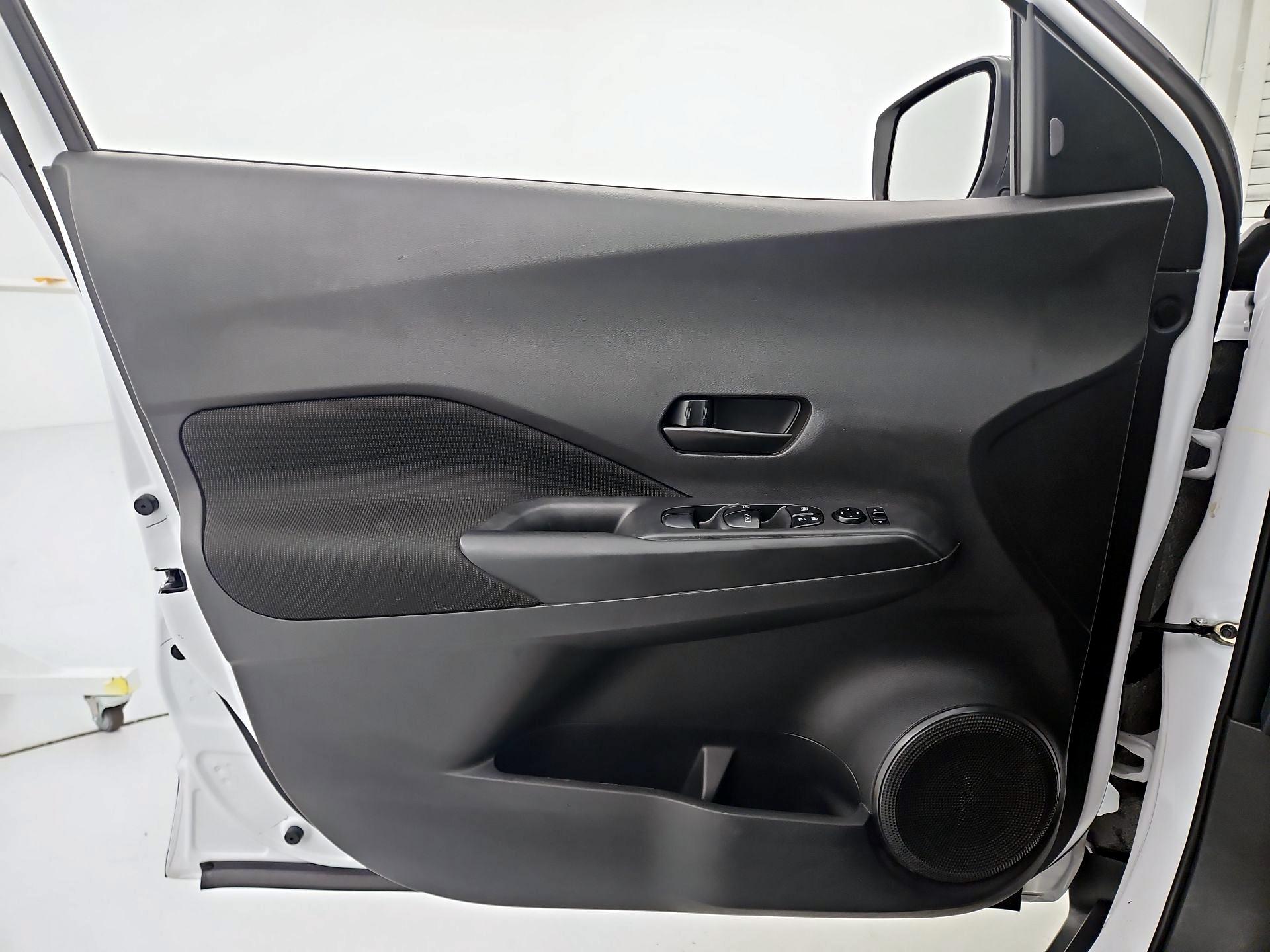 Thumbnail: 2022 Nissan Kicks - 12