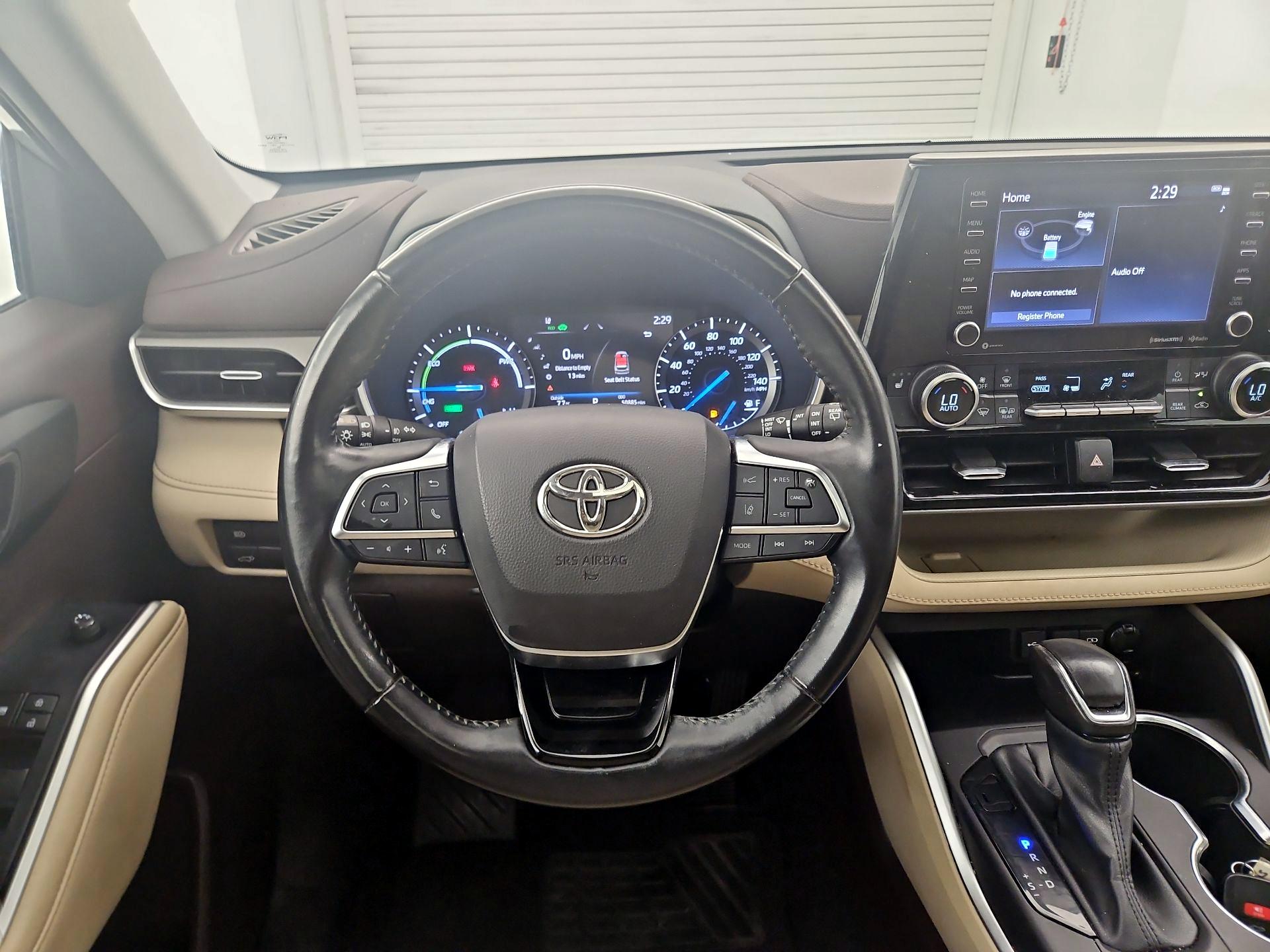 Thumbnail: 2021 Toyota Highlander - 10