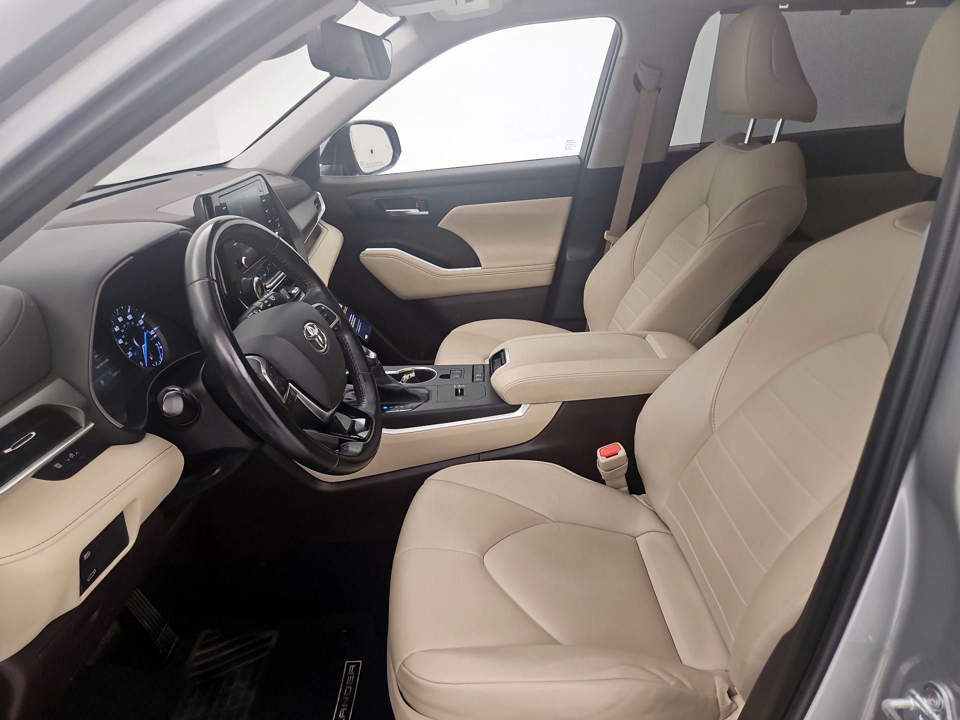 Thumbnail: 2021 Toyota Highlander - 11