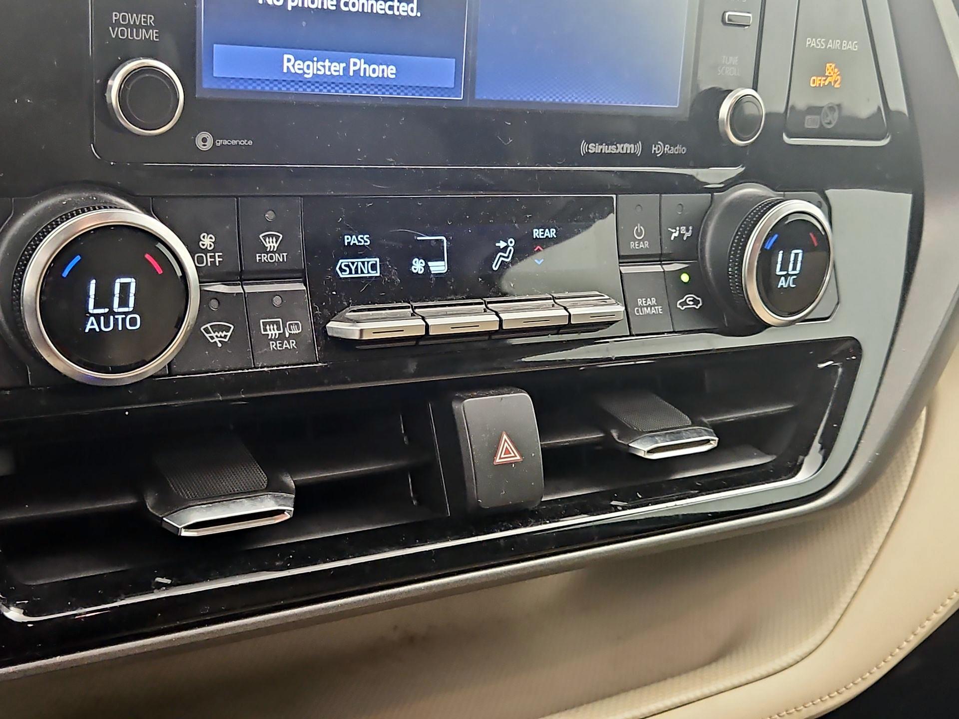 Thumbnail: 2021 Toyota Highlander - 16