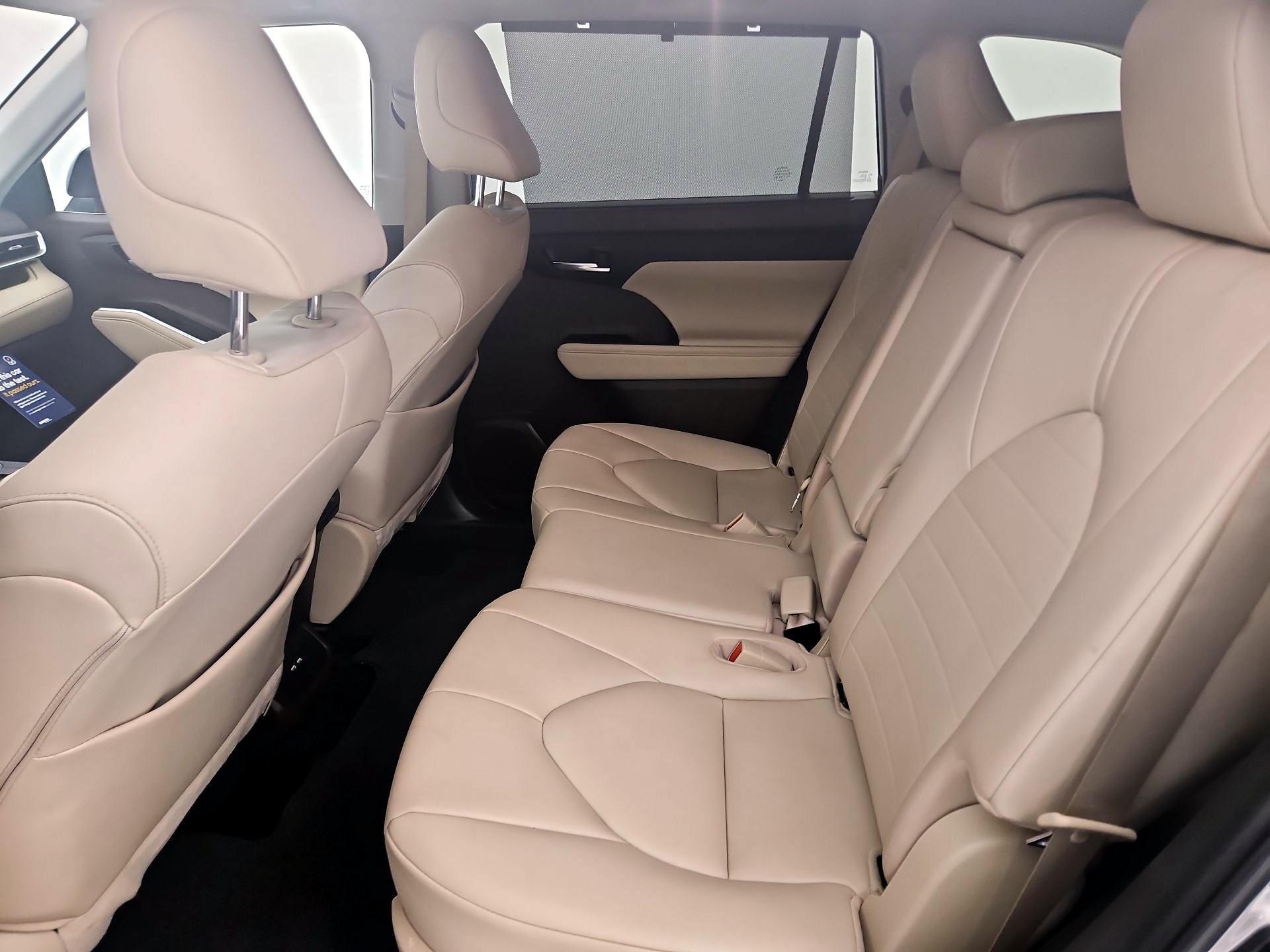 Thumbnail: 2021 Toyota Highlander - 20