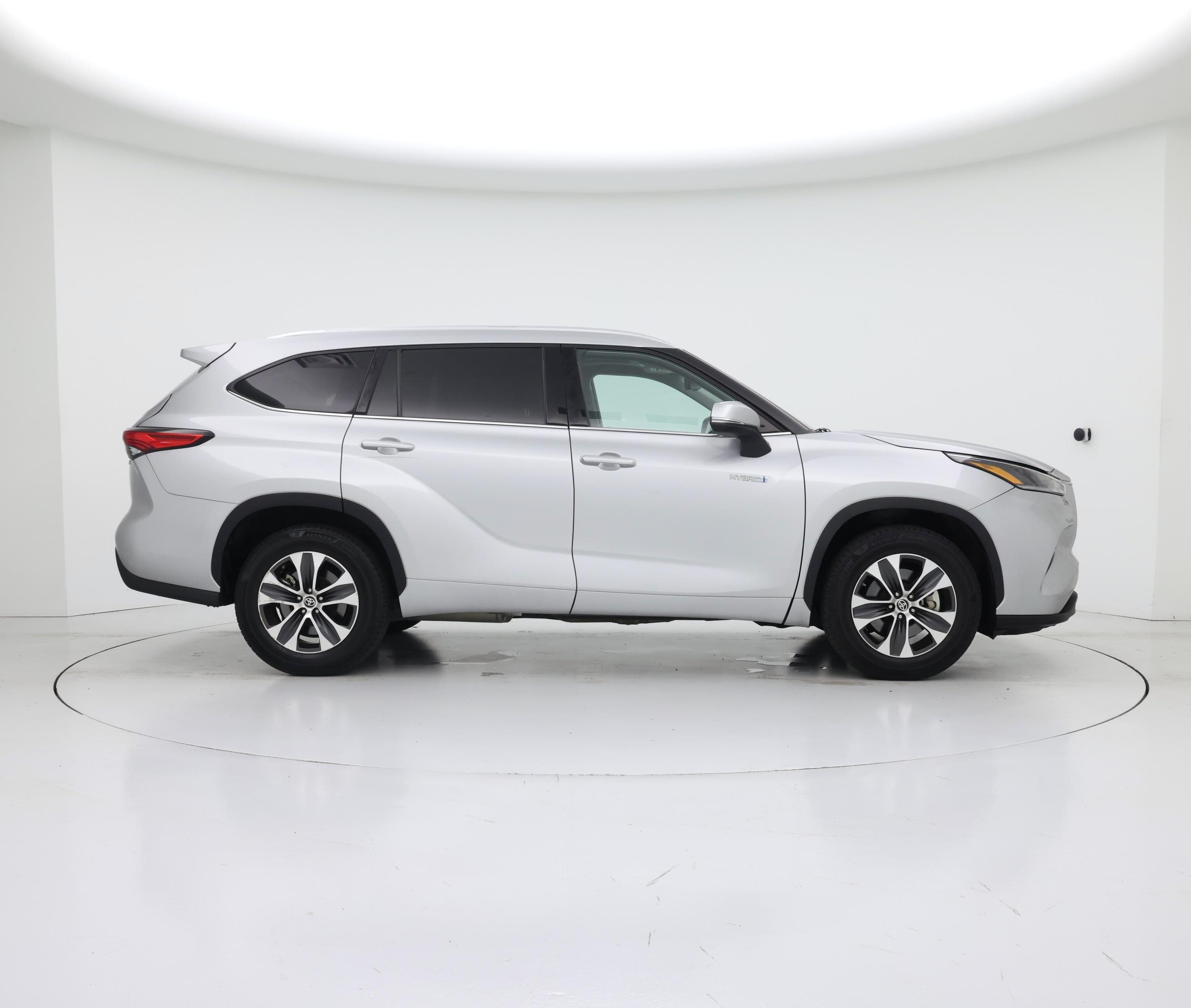 Thumbnail: 2021 Toyota Highlander - 7
