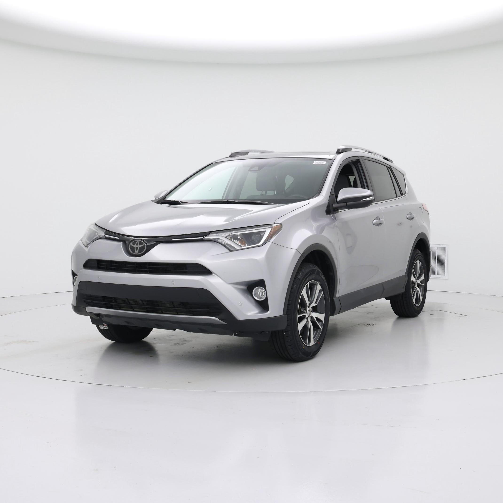 Thumbnail: 2017 Toyota RAV4 - 4