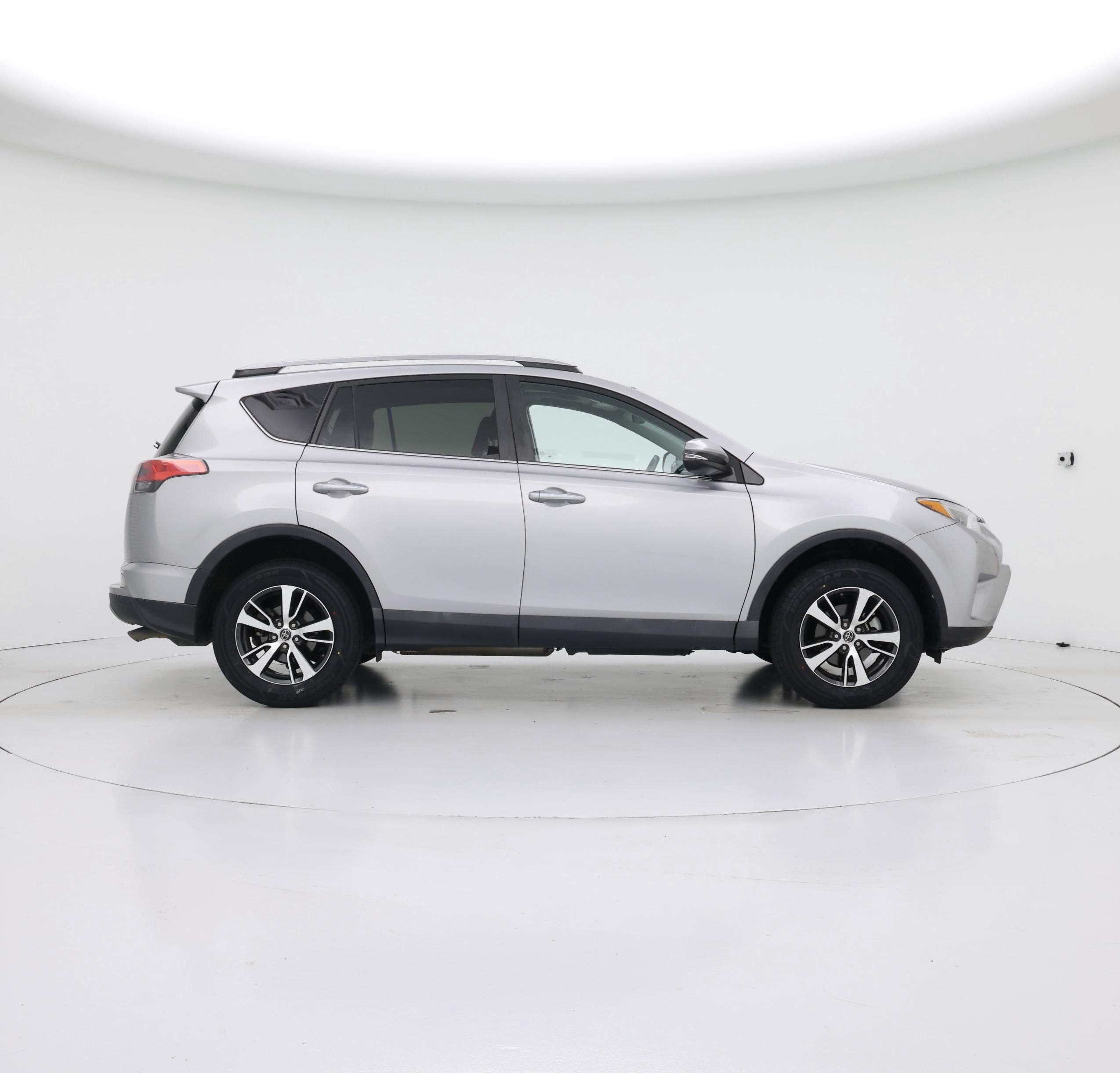 Thumbnail: 2017 Toyota RAV4 - 7