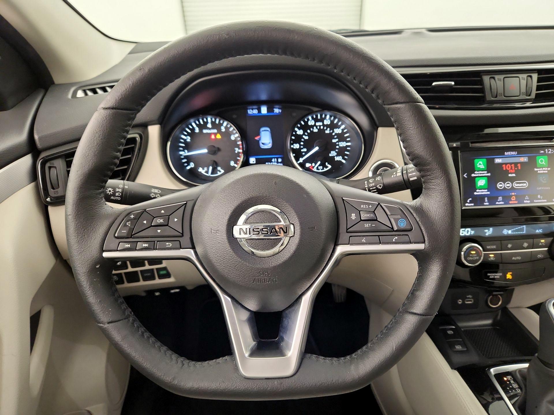 Thumbnail: 2020 Nissan Rogue Sport - 10