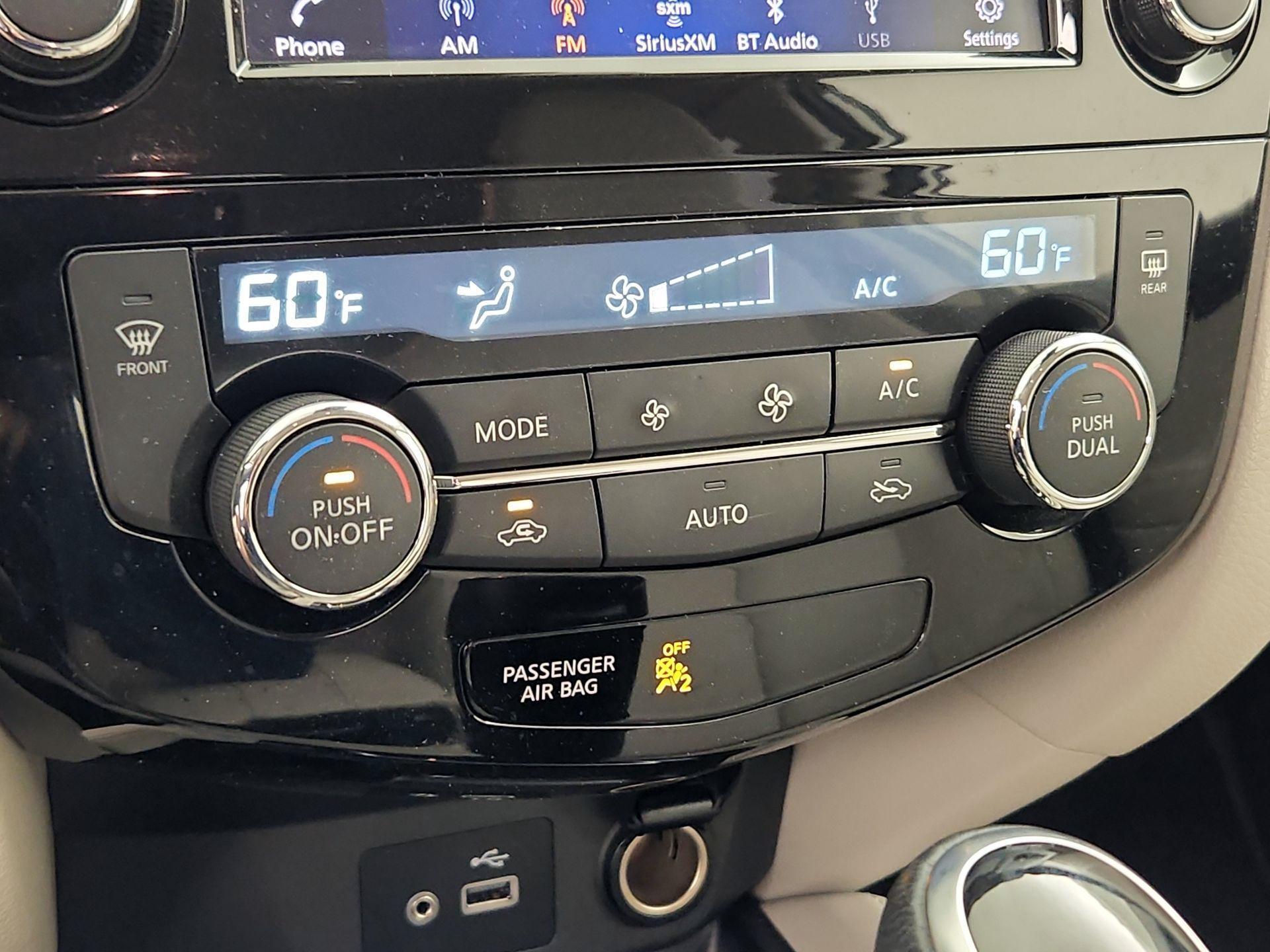 Thumbnail: 2020 Nissan Rogue Sport - 17