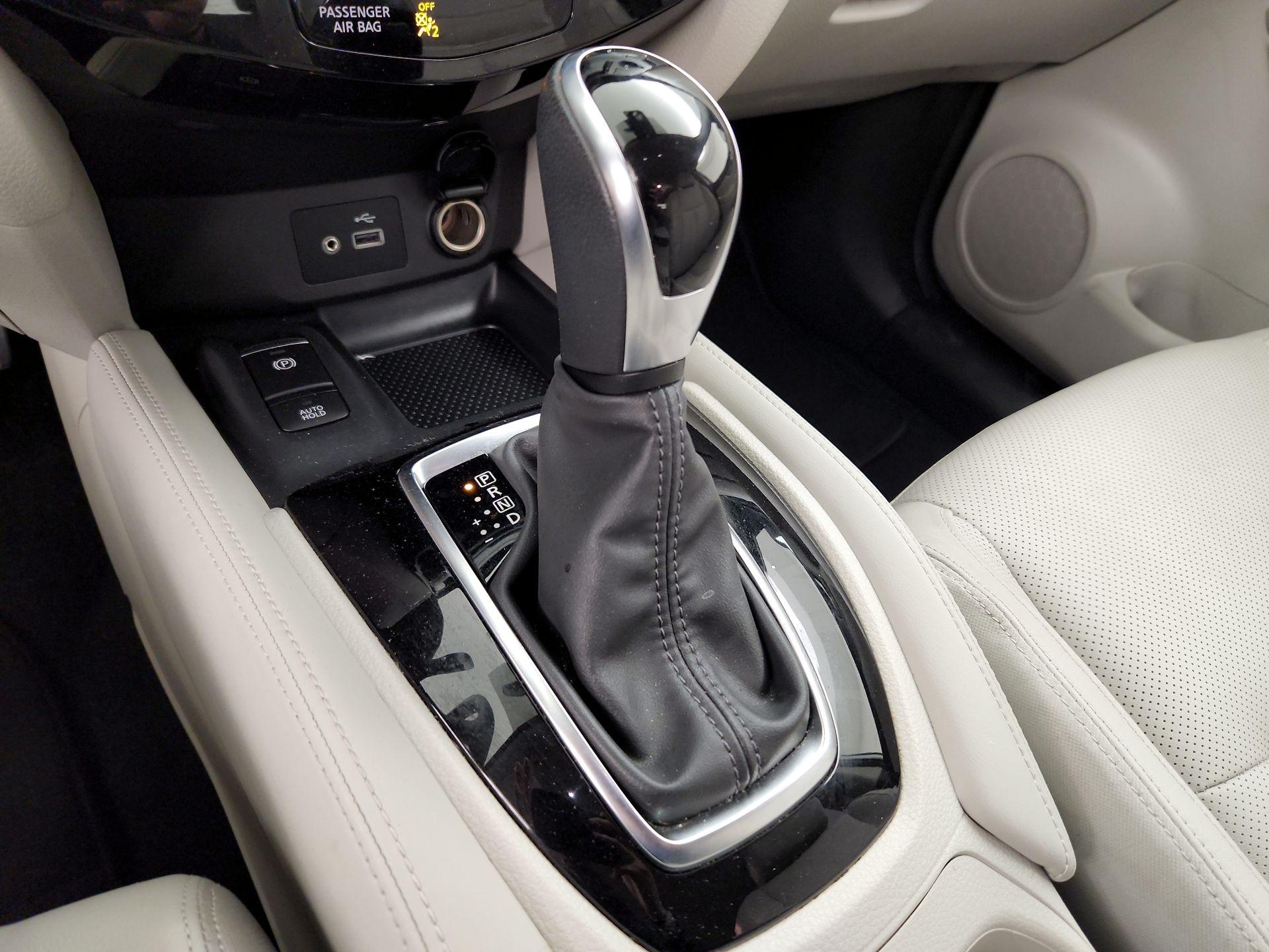 Thumbnail: 2020 Nissan Rogue Sport - 18