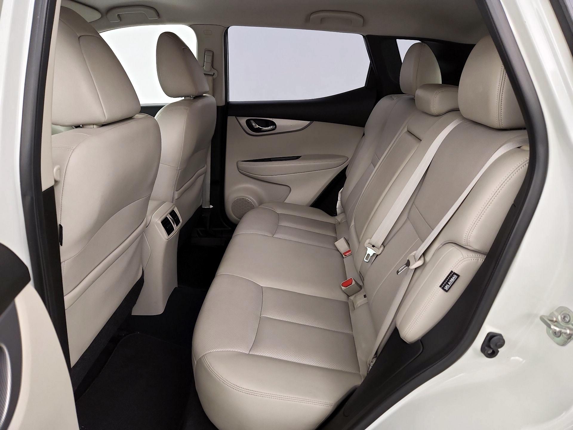 Thumbnail: 2020 Nissan Rogue Sport - 20