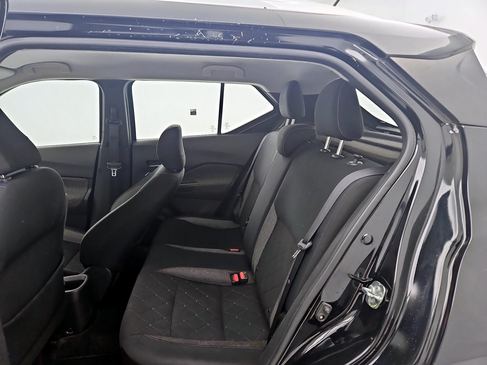 Thumbnail: 2019 Nissan Kicks - 19