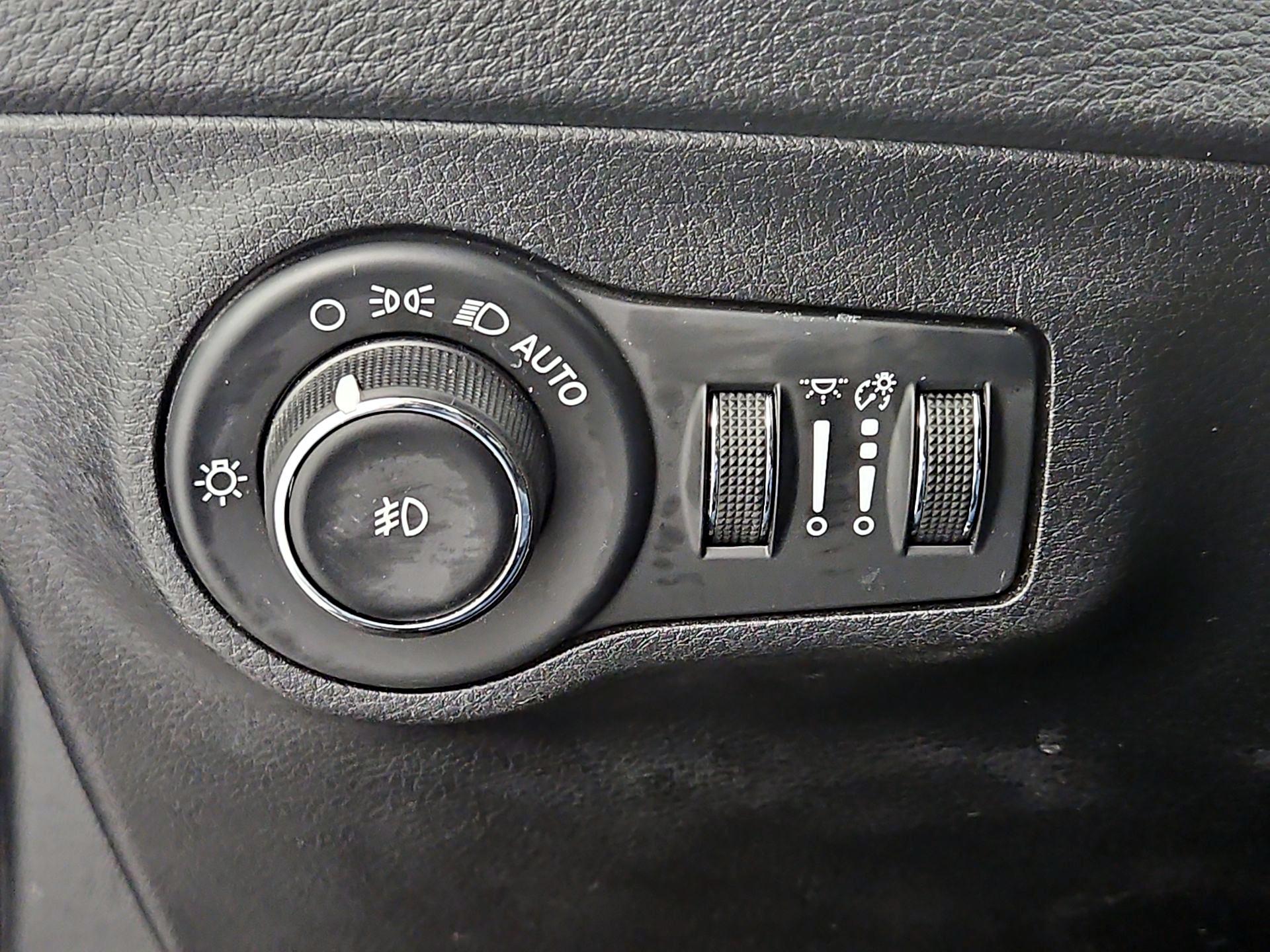 Thumbnail: 2019 Jeep Compass - 13