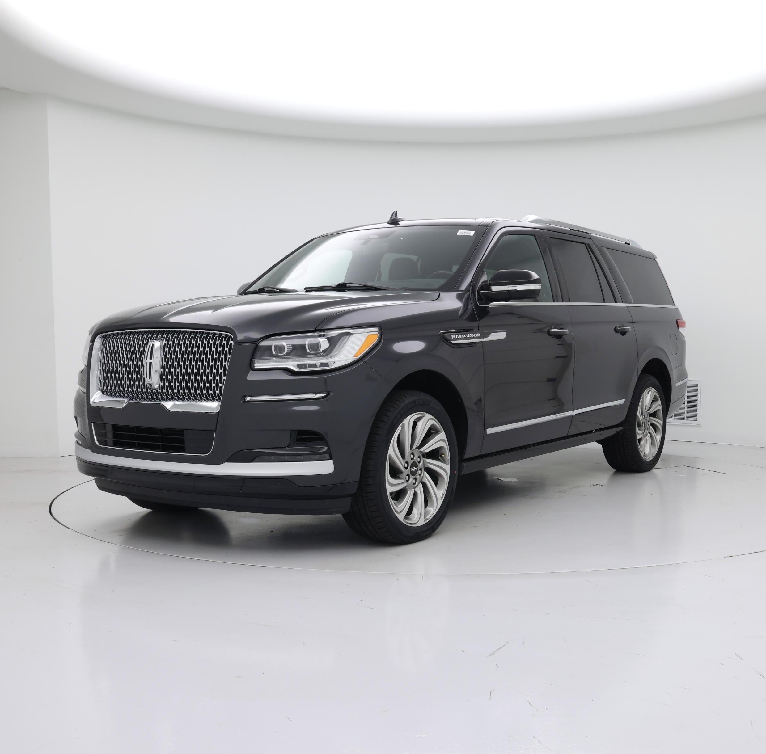Thumbnail: 2023 Lincoln Navigator L - 4
