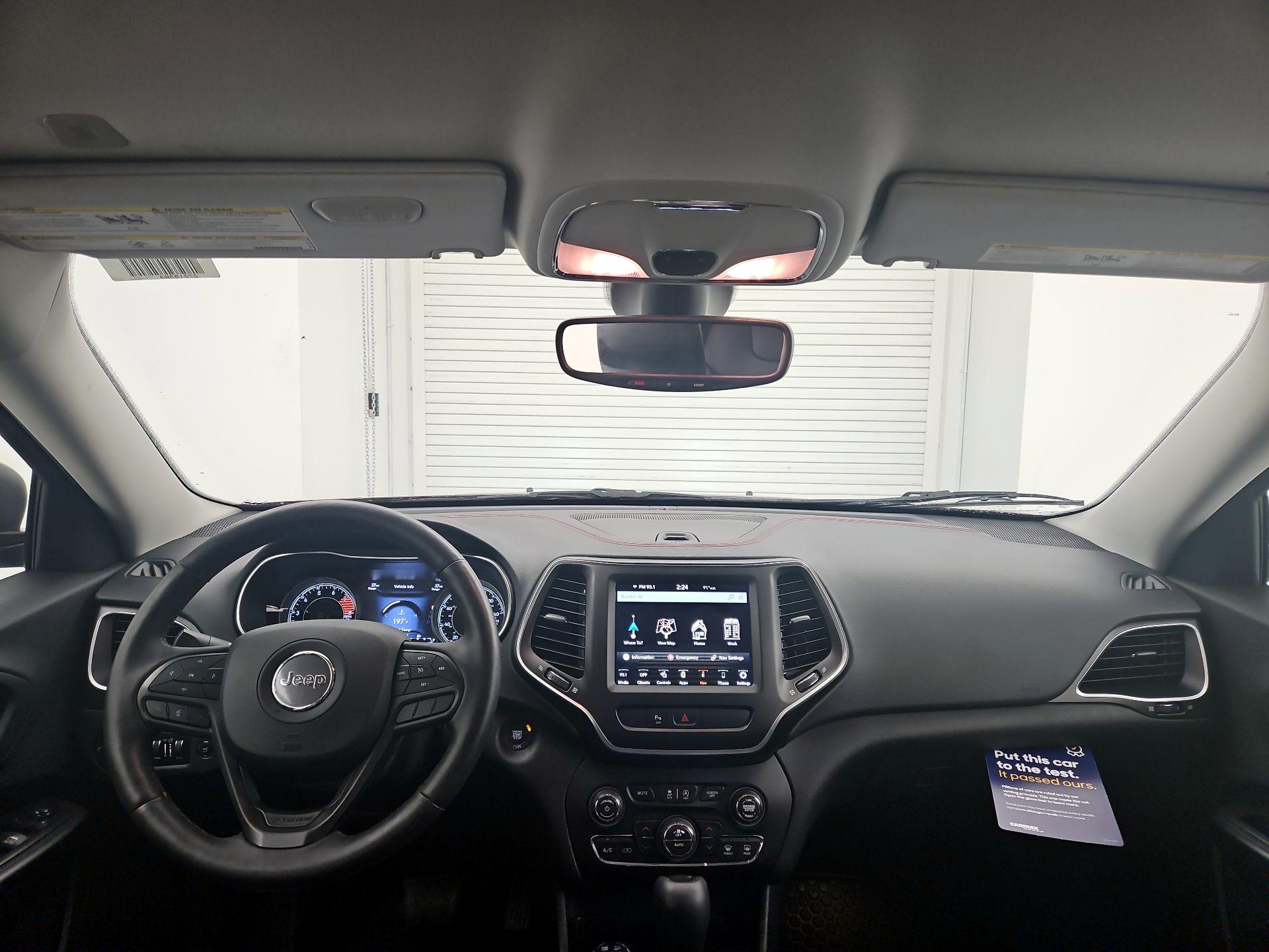 Thumbnail: 2019 Jeep Cherokee - 9