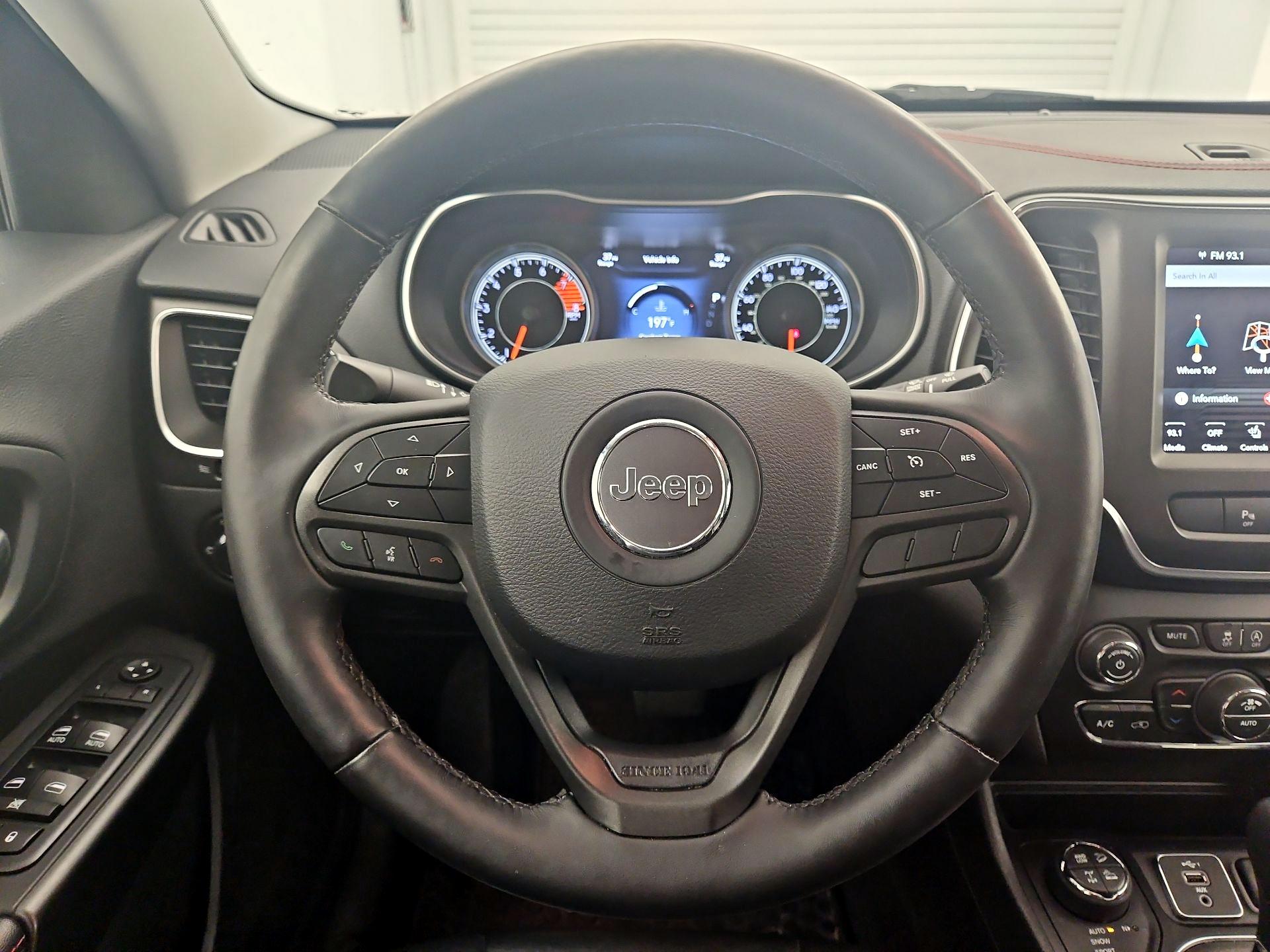 Thumbnail: 2019 Jeep Cherokee - 10