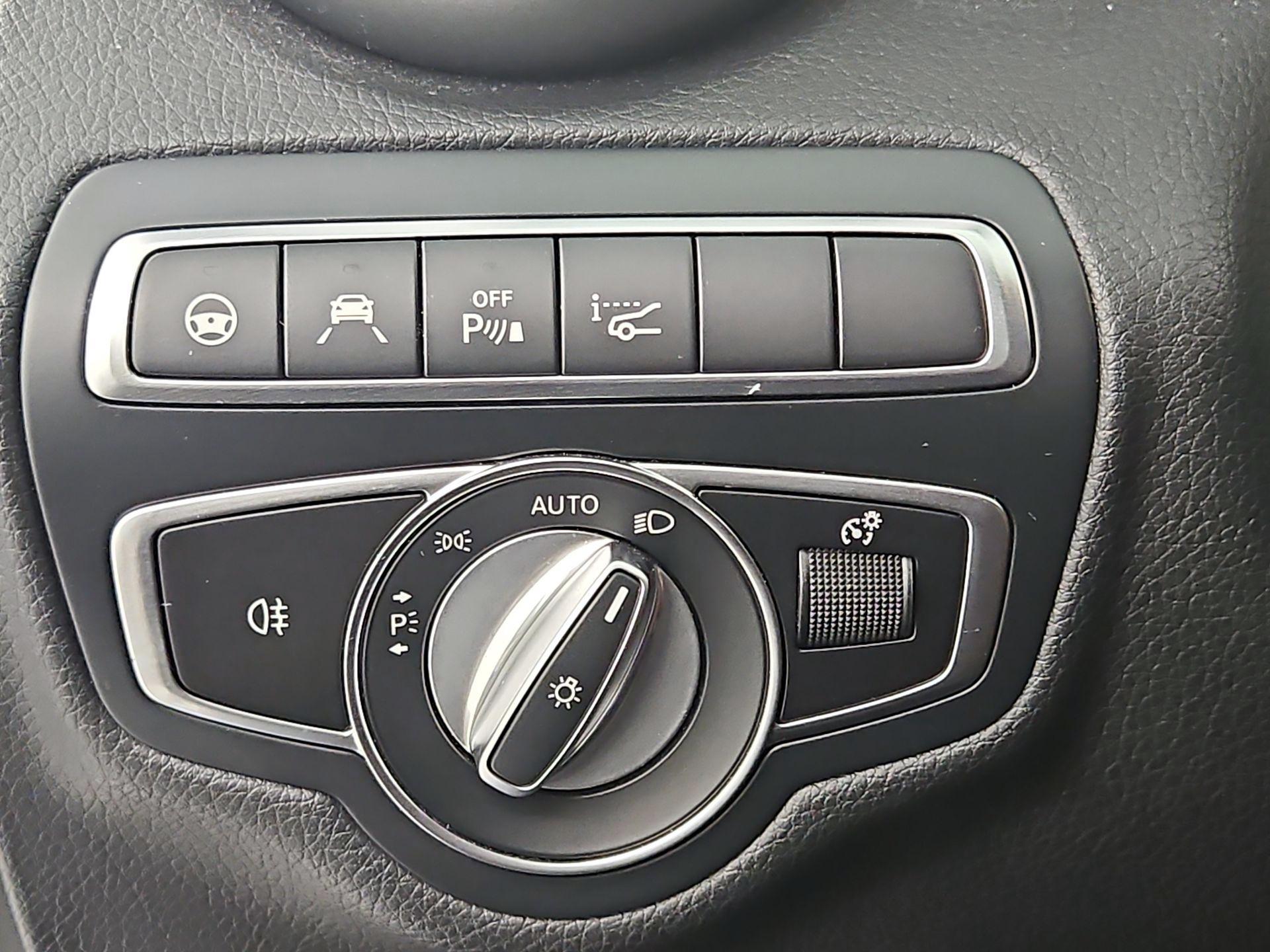 Thumbnail: 2021 Mercedes-Benz C-Class - 13