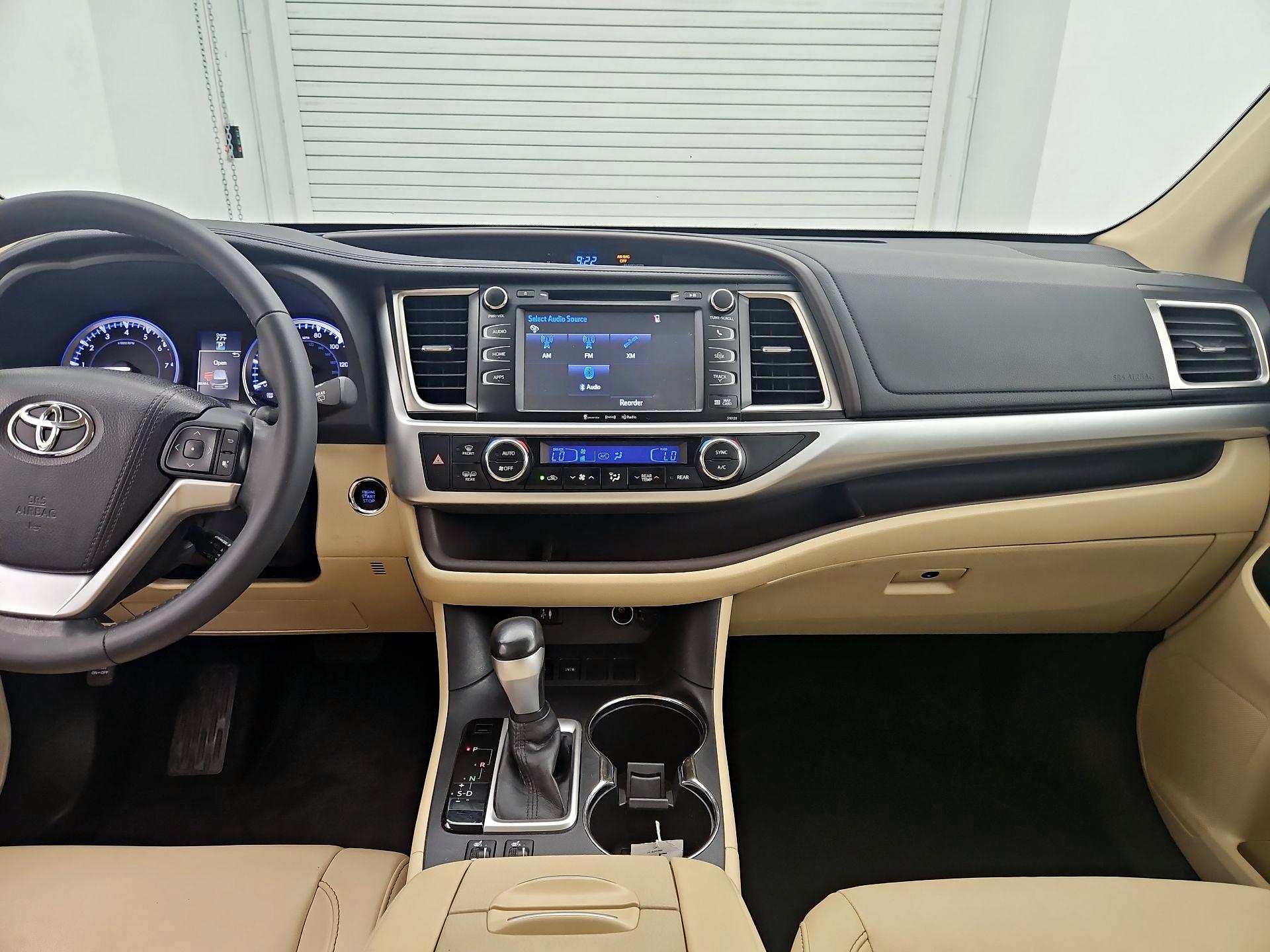 Thumbnail: 2016 Toyota Highlander - 9