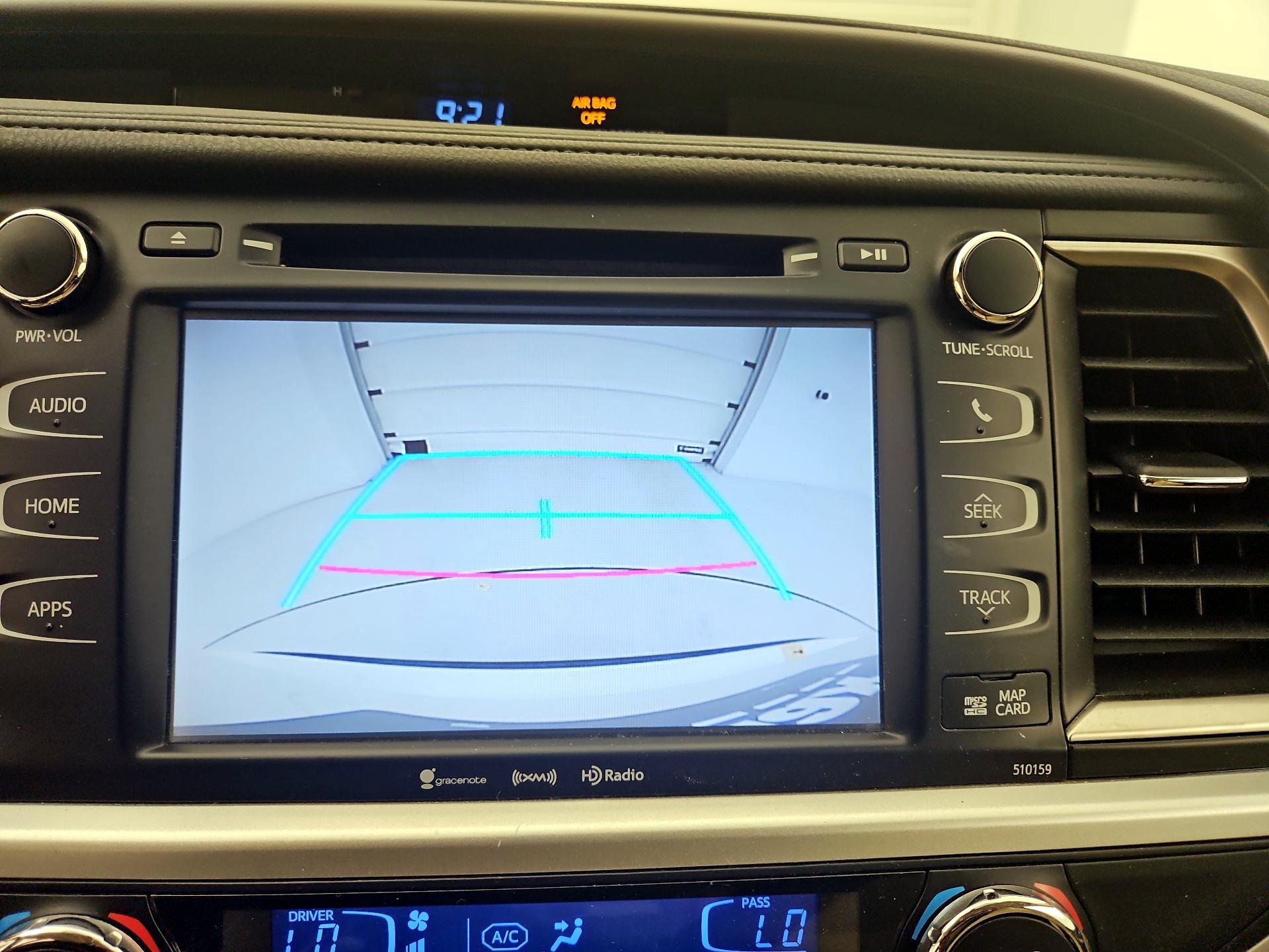 Thumbnail: 2016 Toyota Highlander - 14