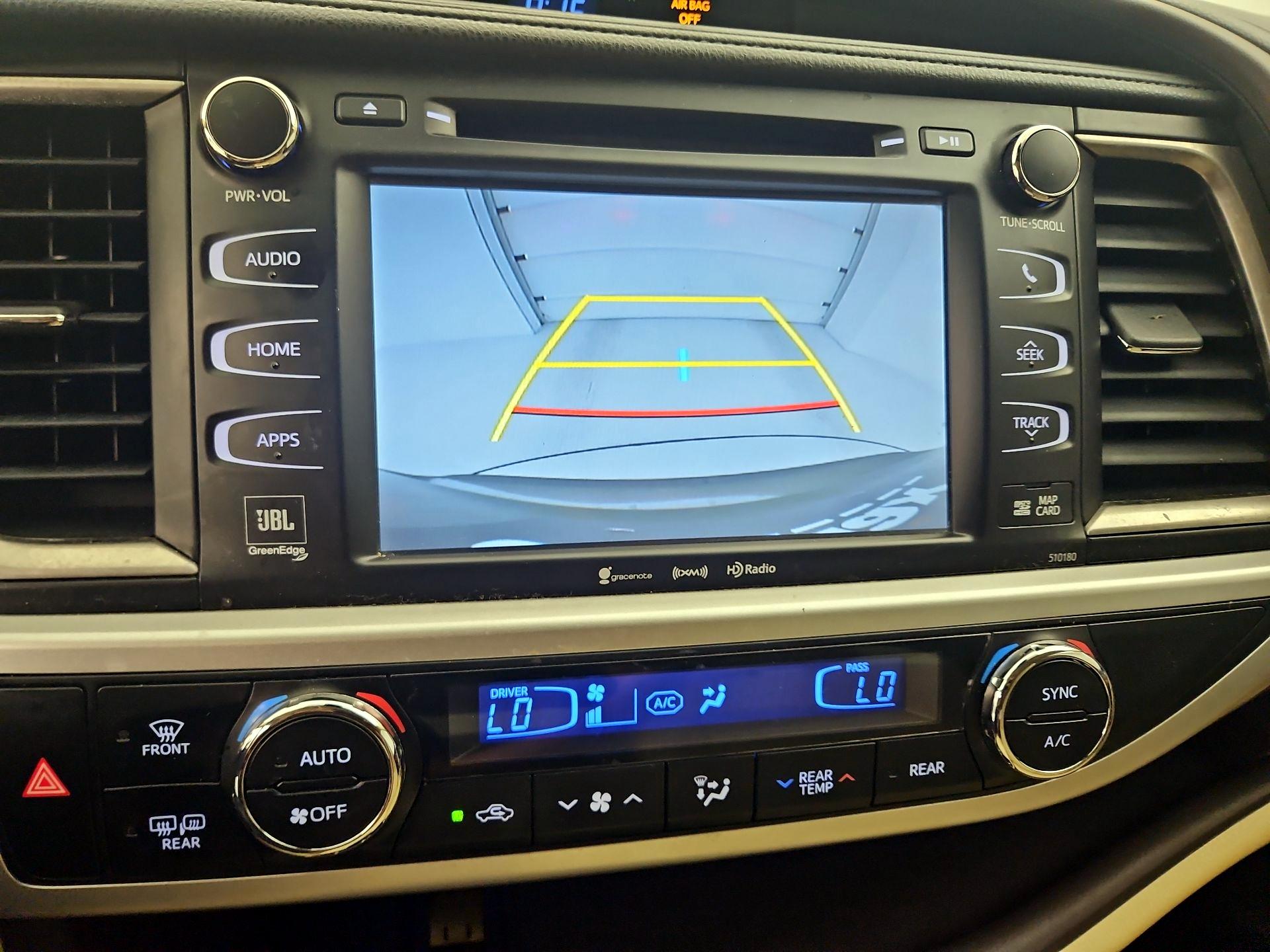 Thumbnail: 2018 Toyota Highlander - 15