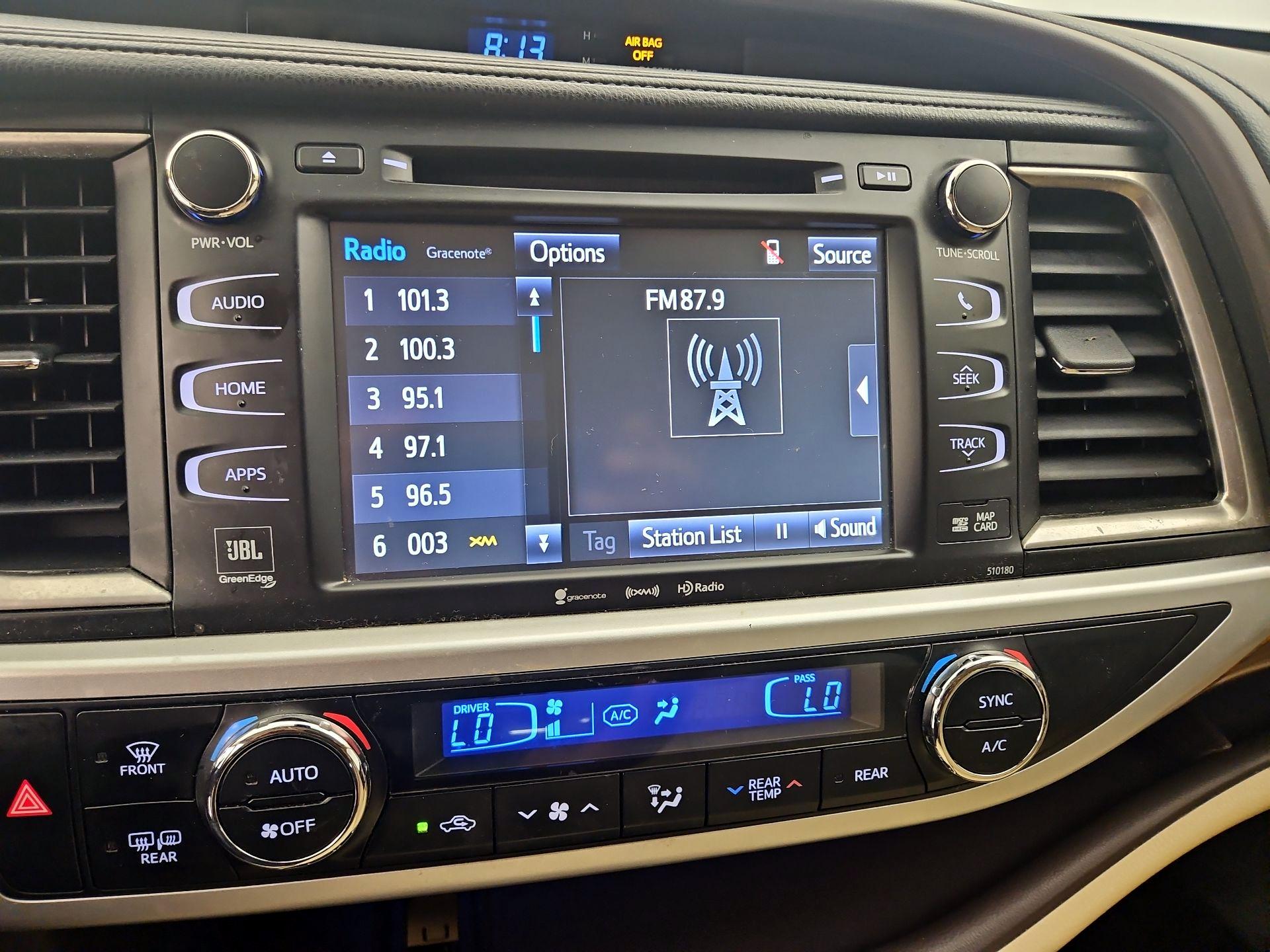 Thumbnail: 2018 Toyota Highlander - 16