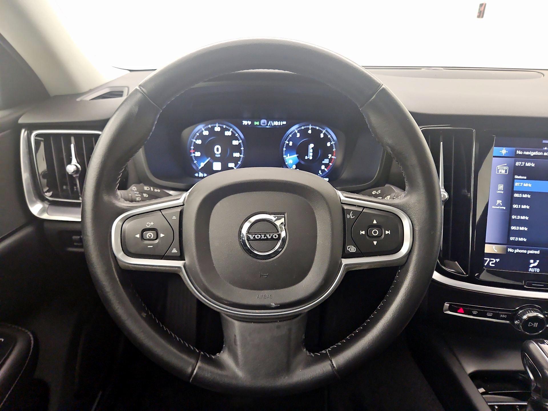 Thumbnail: 2020 Volvo S60 - 10