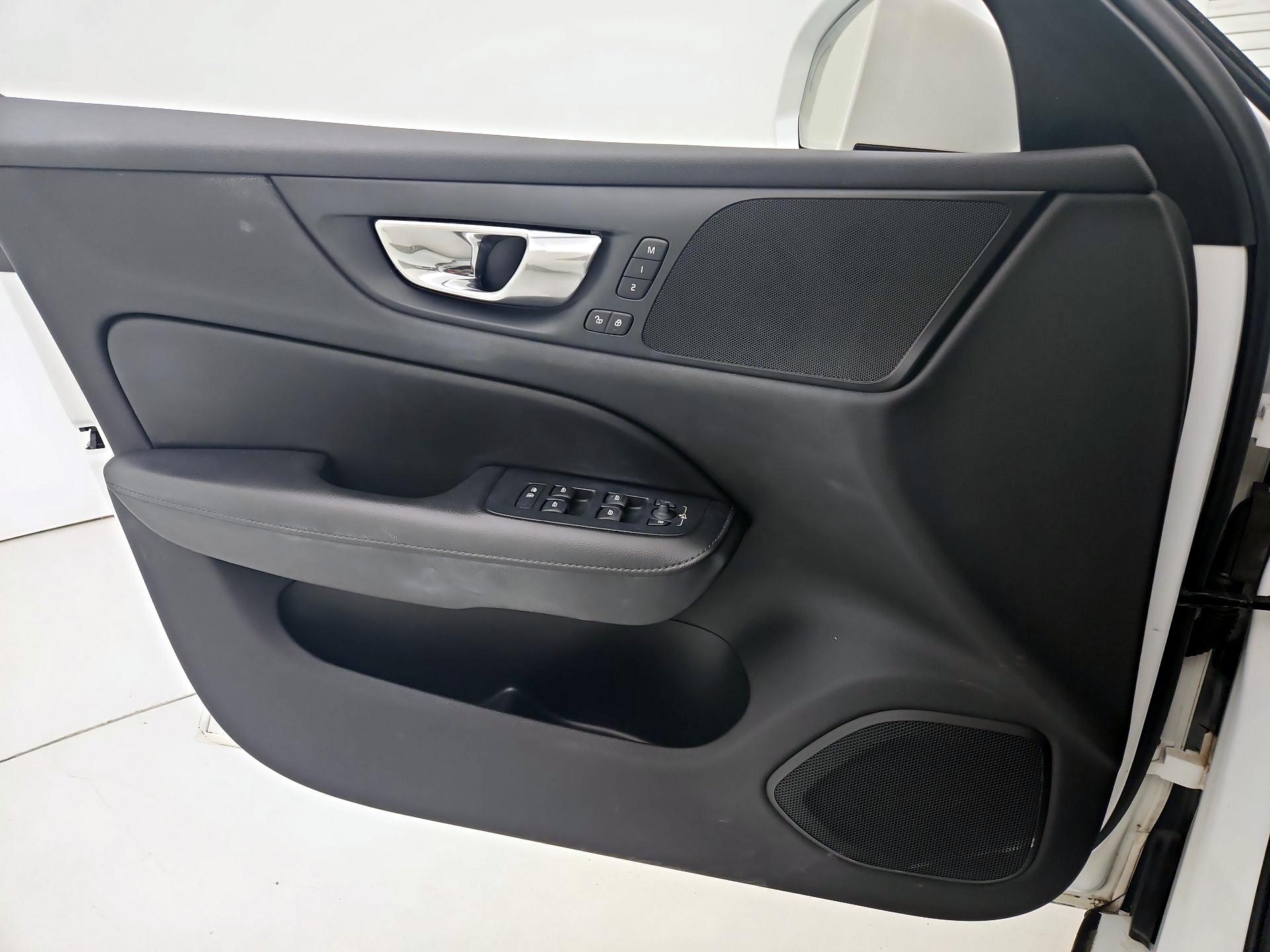 Thumbnail: 2020 Volvo S60 - 12