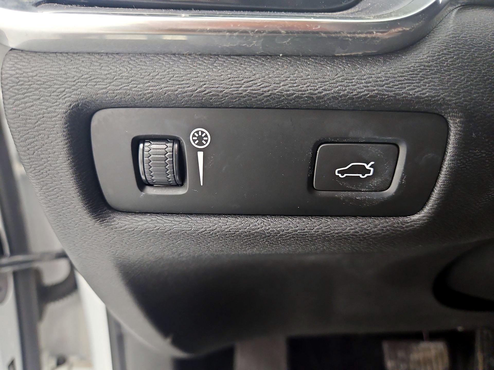 Thumbnail: 2020 Volvo S60 - 13