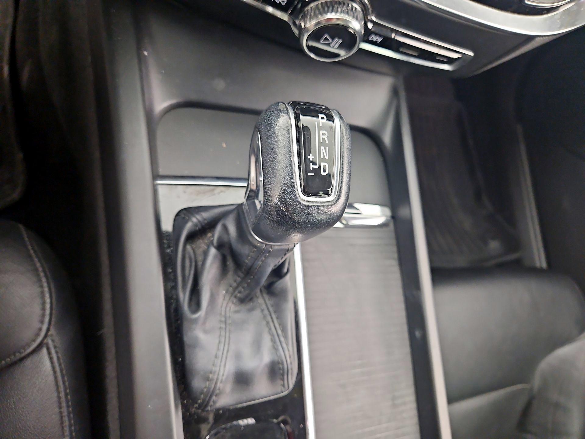 Thumbnail: 2020 Volvo S60 - 17