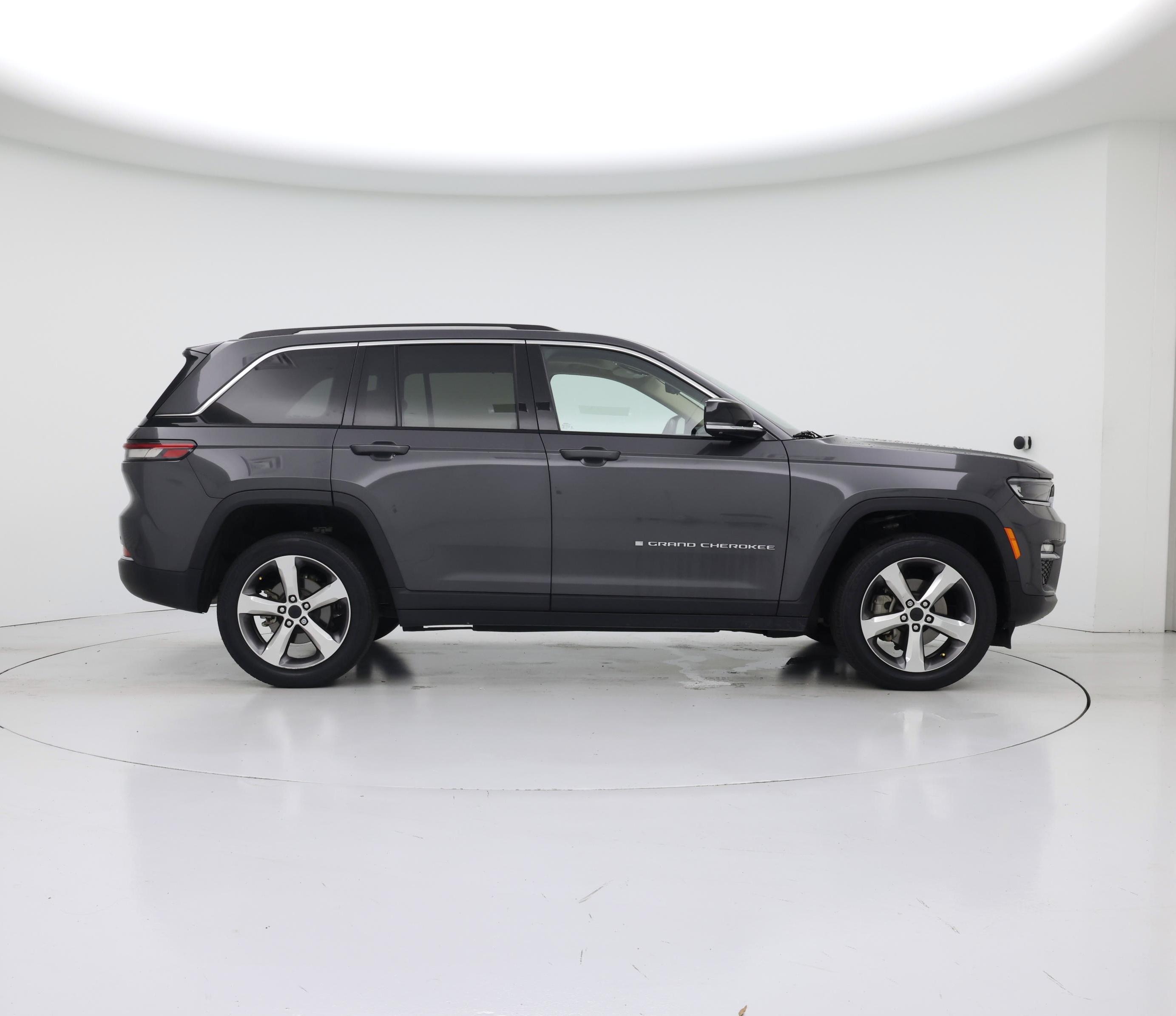 Thumbnail: 2022 Jeep Grand Cherokee - 7