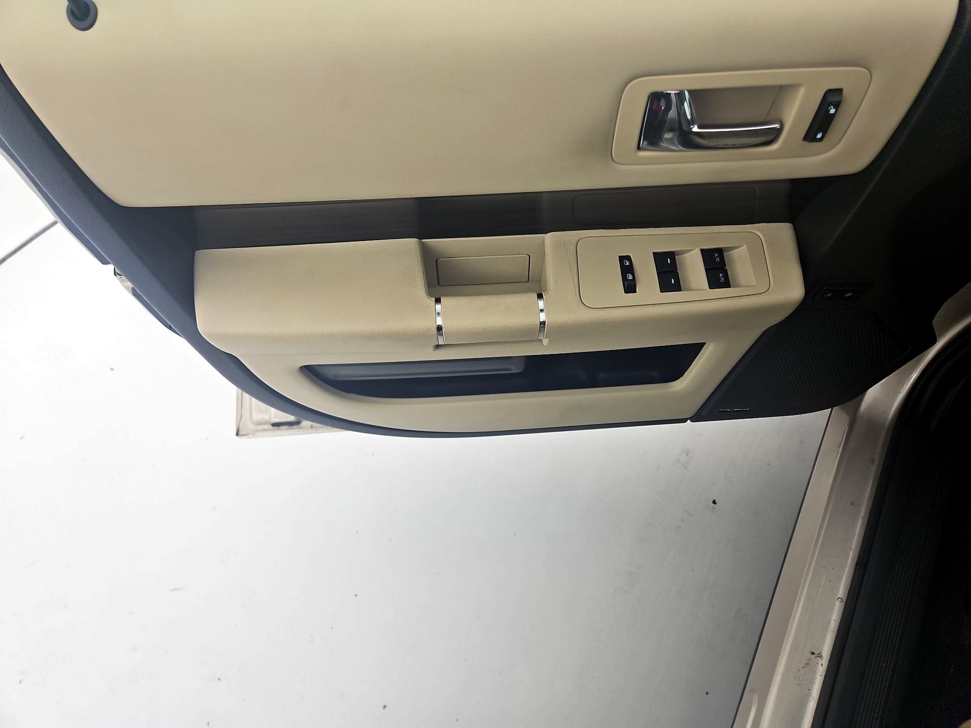 Thumbnail: 2018 Ford Flex - 12