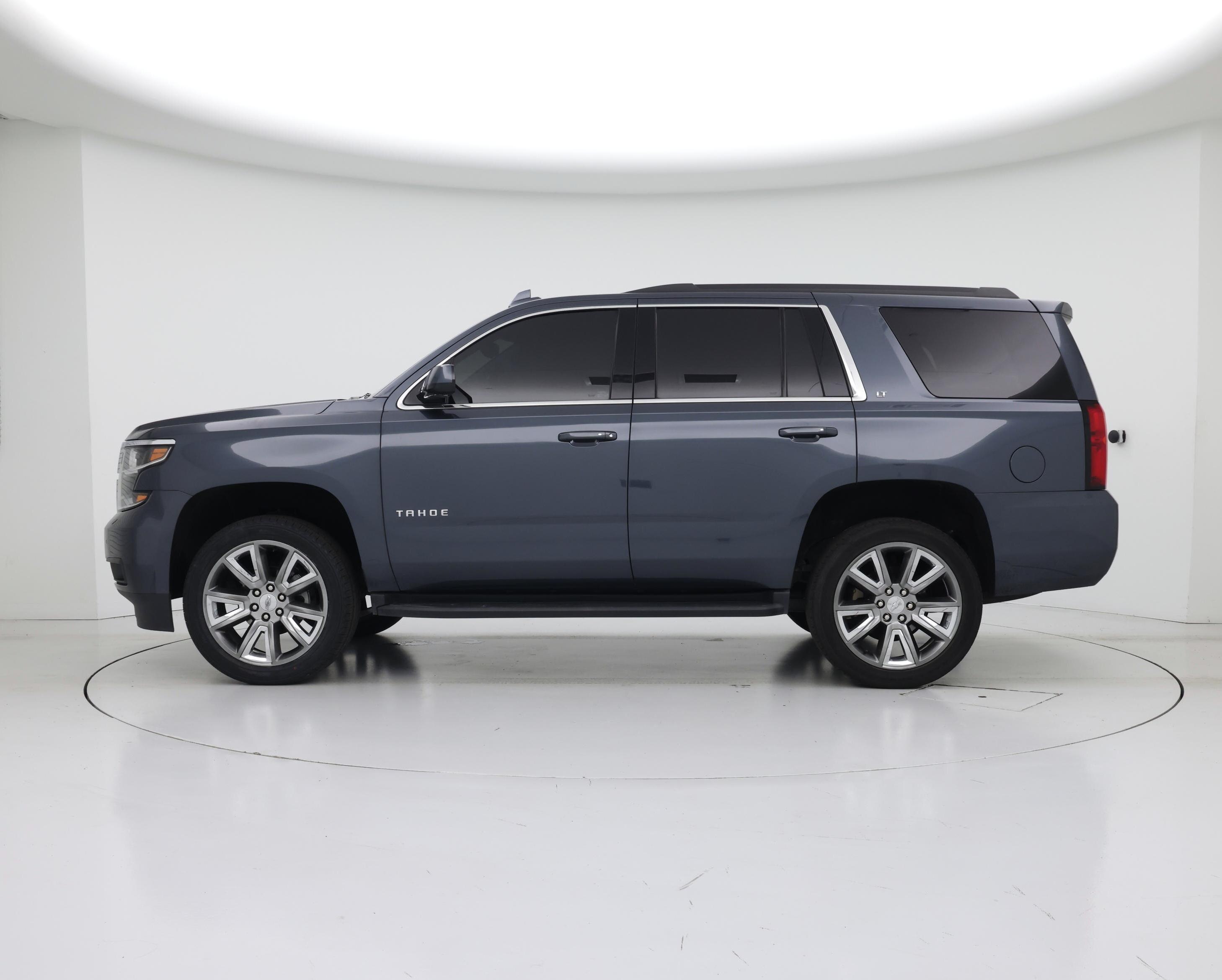 Thumbnail: 2019 Chevrolet Tahoe - 3