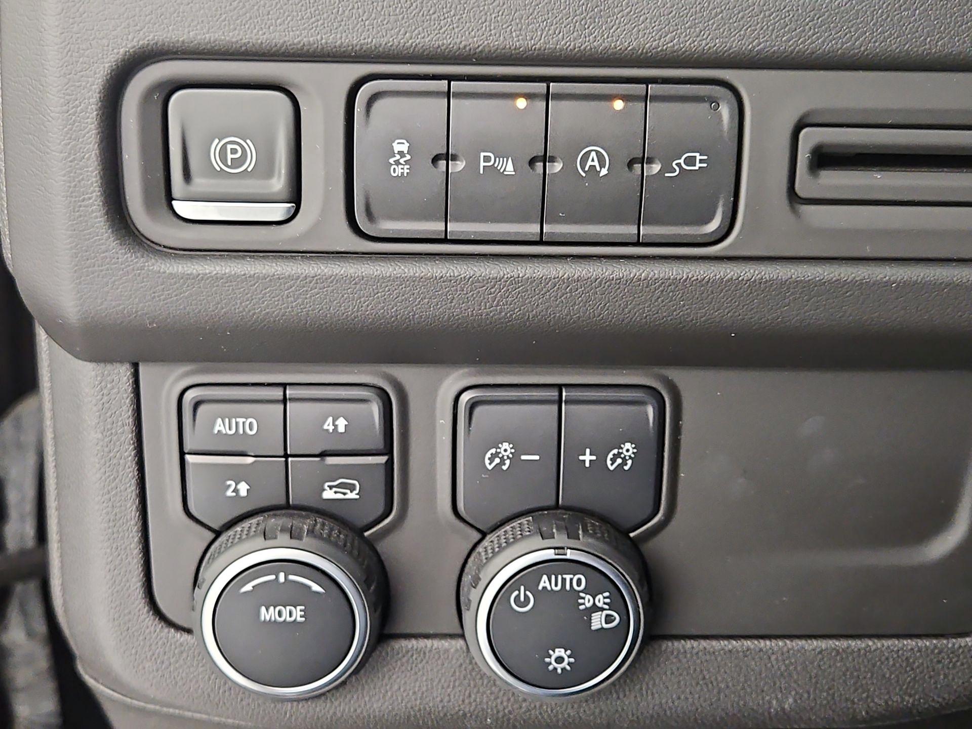 Thumbnail: 2021 Chevrolet Suburban - 14