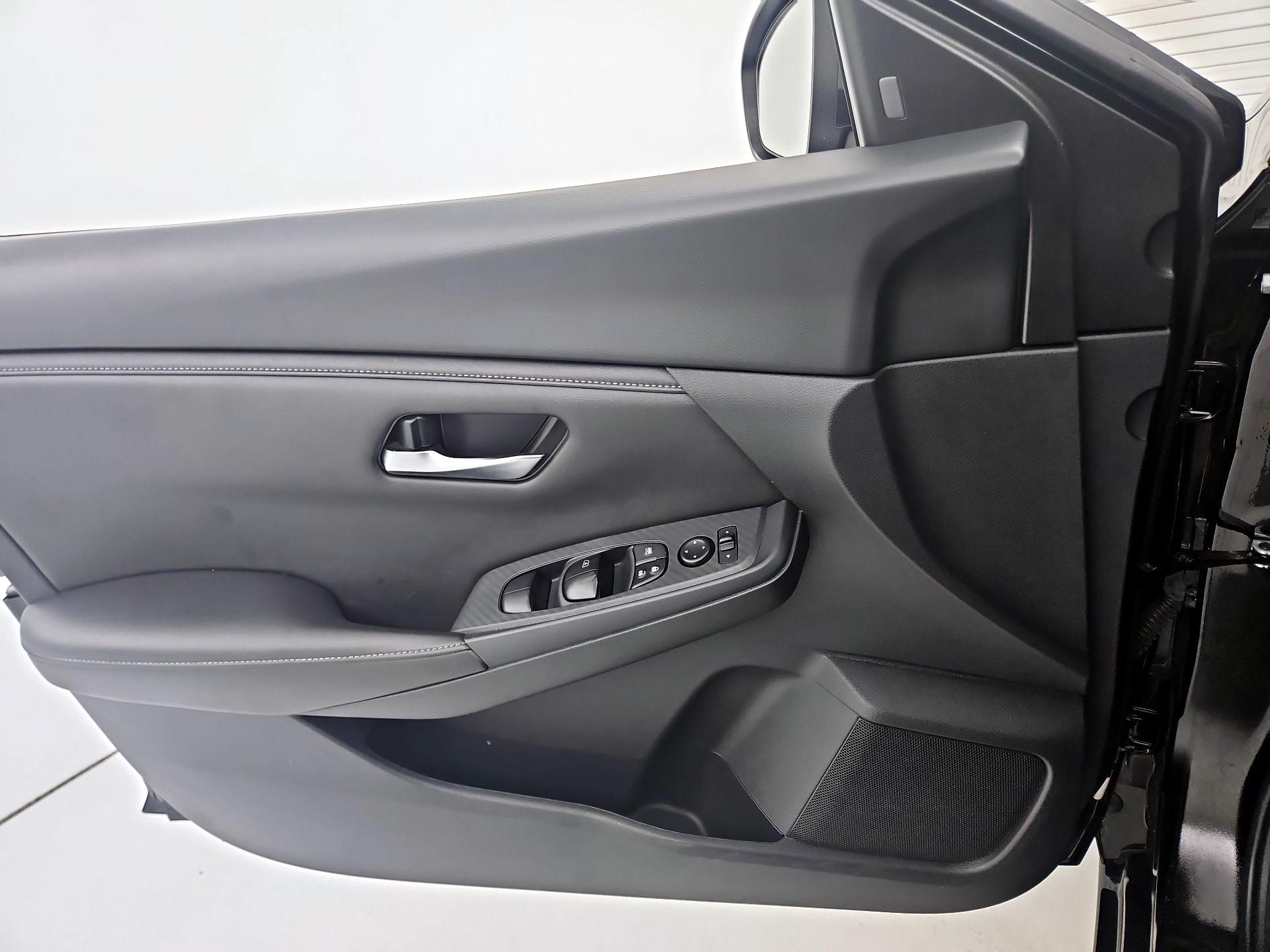 Thumbnail: 2023 Nissan Sentra - 12