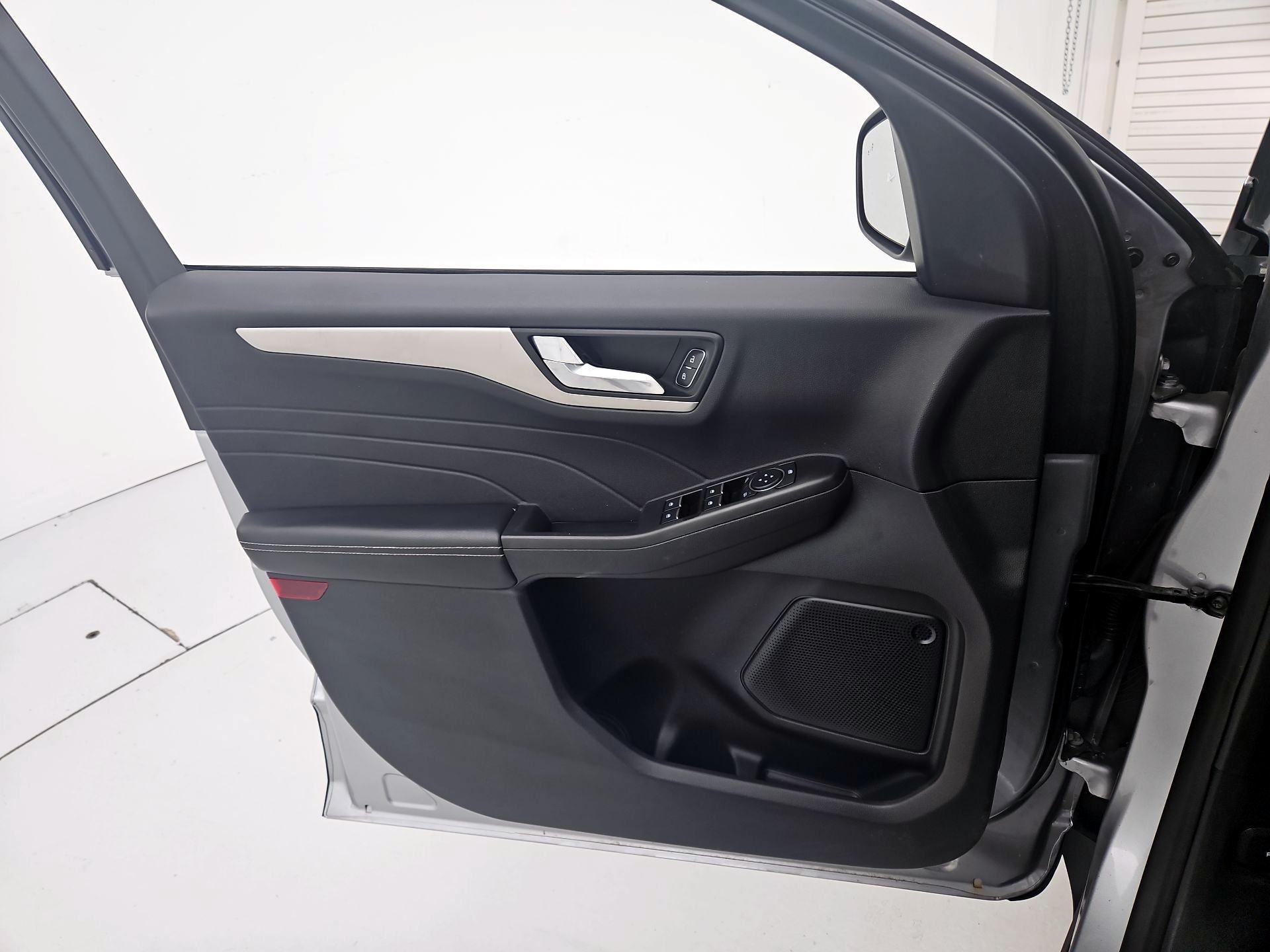 Thumbnail: 2021 Ford Escape - 12