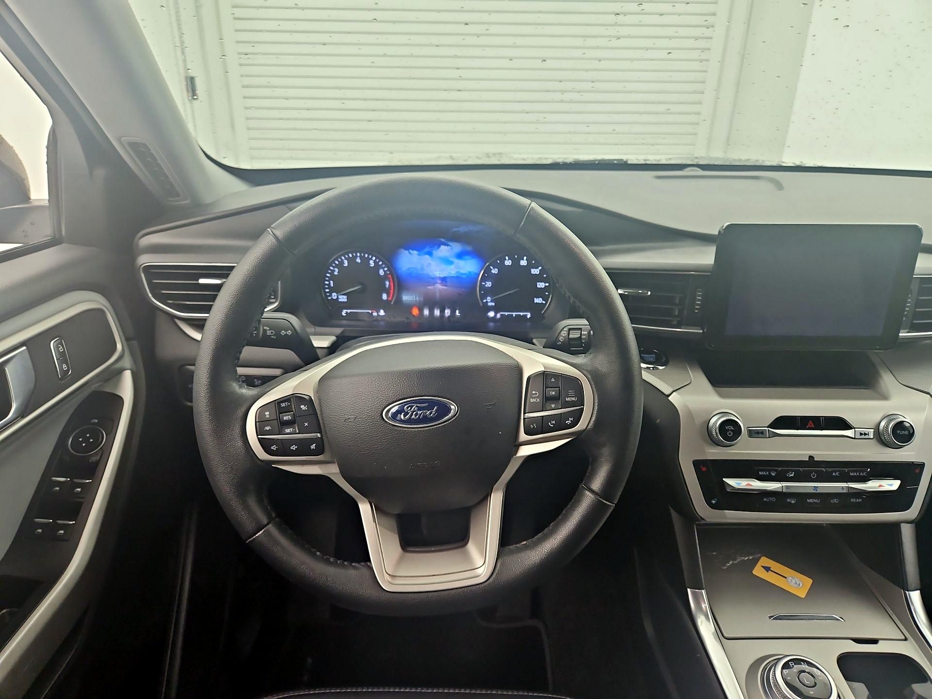 Thumbnail: 2022 Ford Explorer - 10
