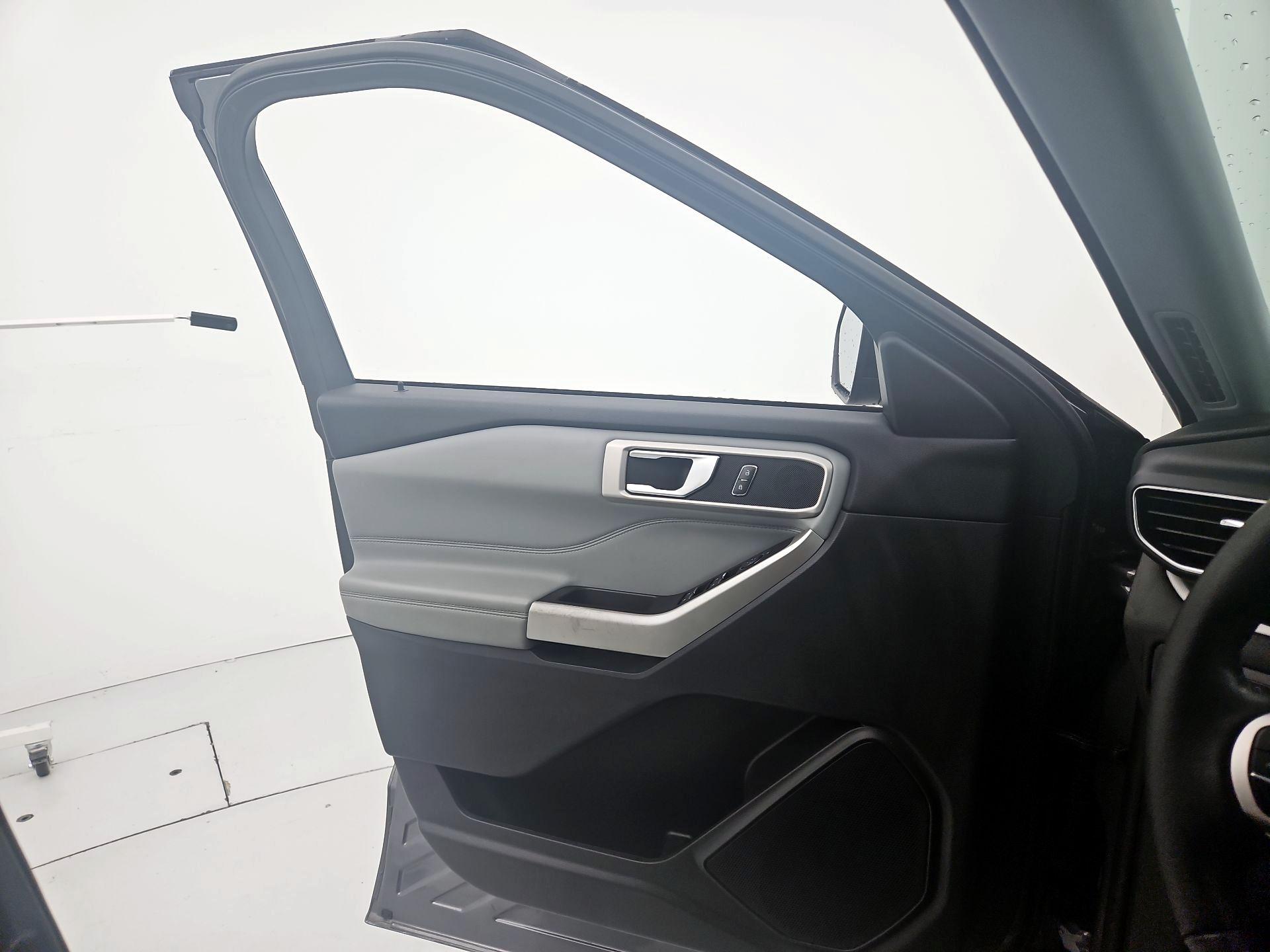 Thumbnail: 2022 Ford Explorer - 12