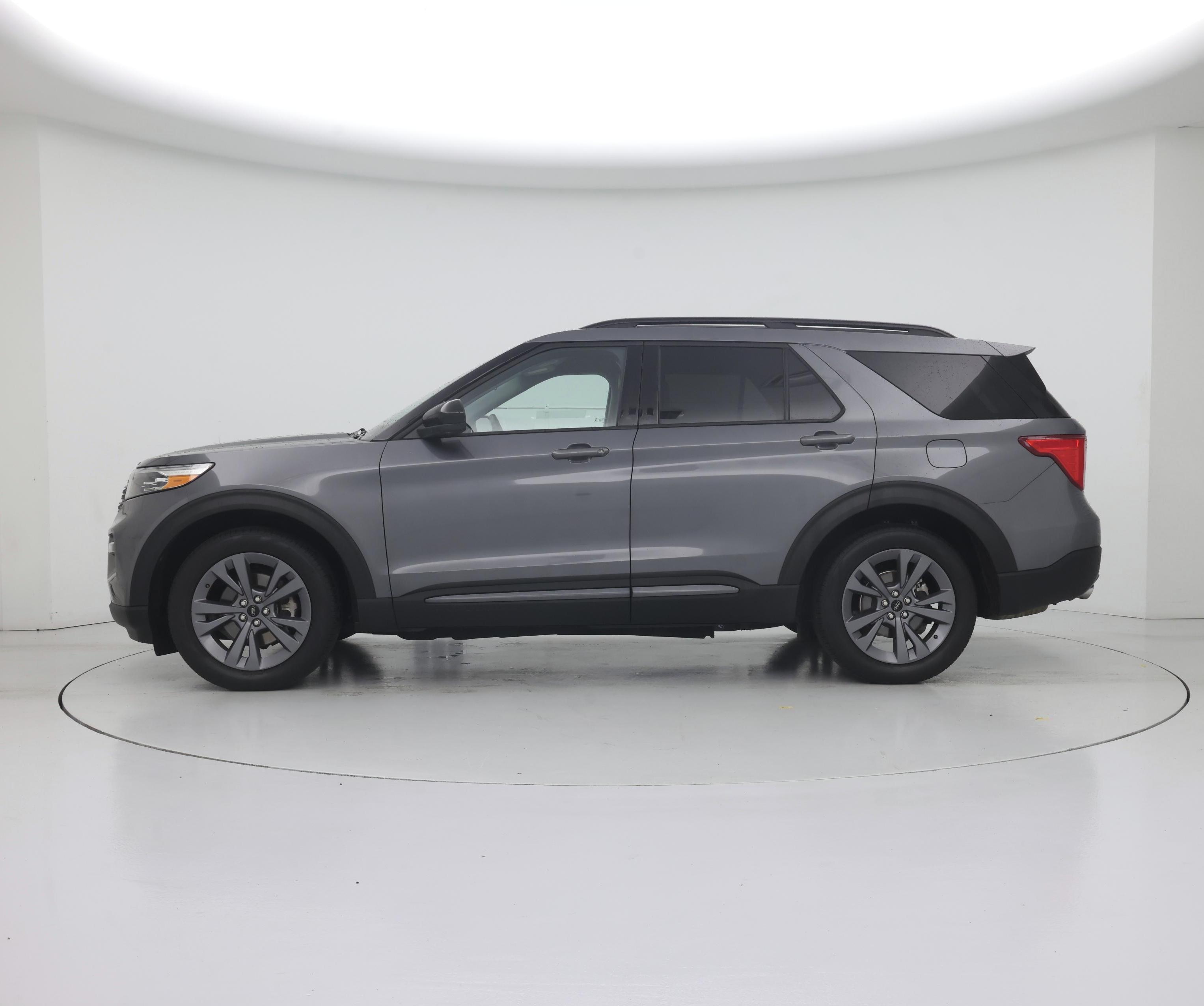 Thumbnail: 2022 Ford Explorer - 3
