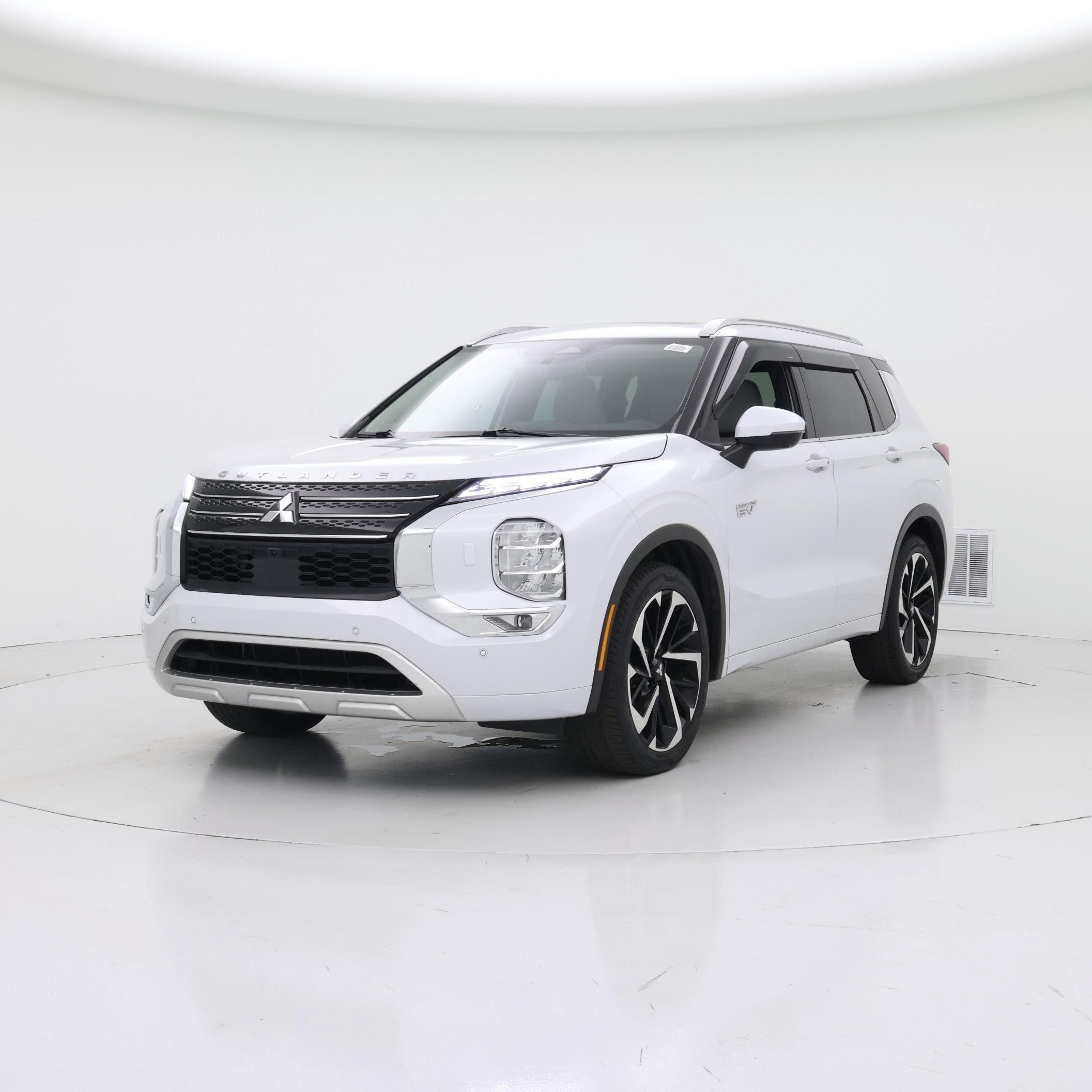 Thumbnail: 2023 Mitsubishi Outlander - 4