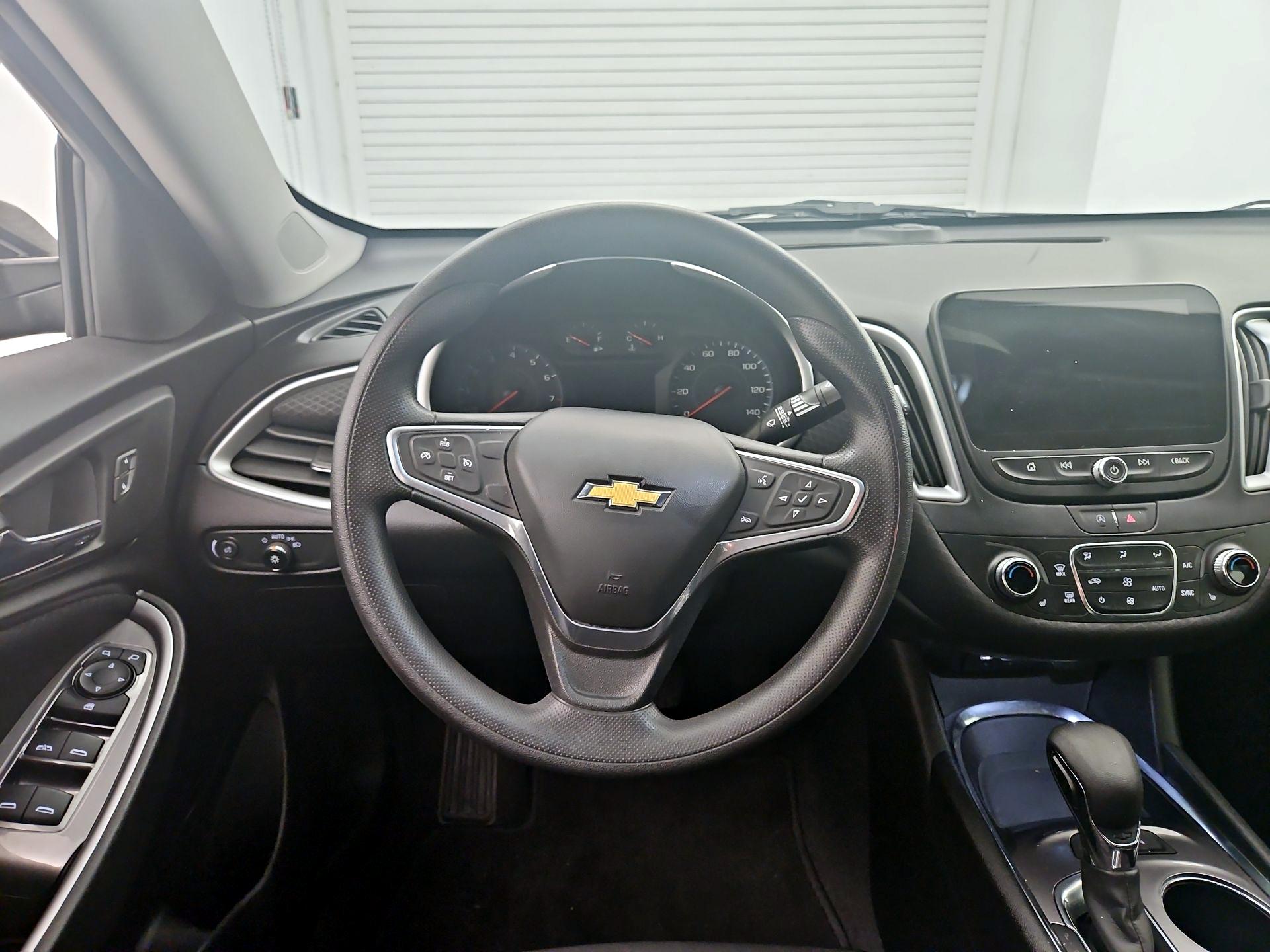 Thumbnail: 2022 Chevrolet Malibu - 10