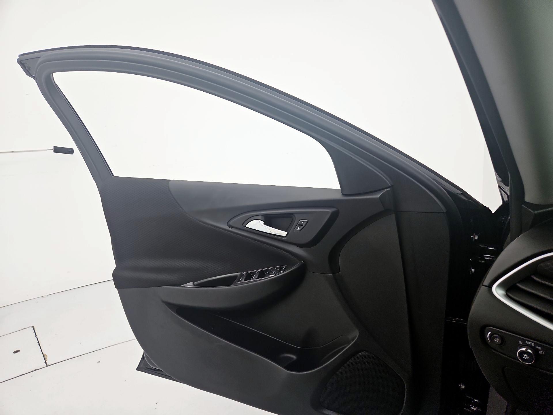 Thumbnail: 2022 Chevrolet Malibu - 12