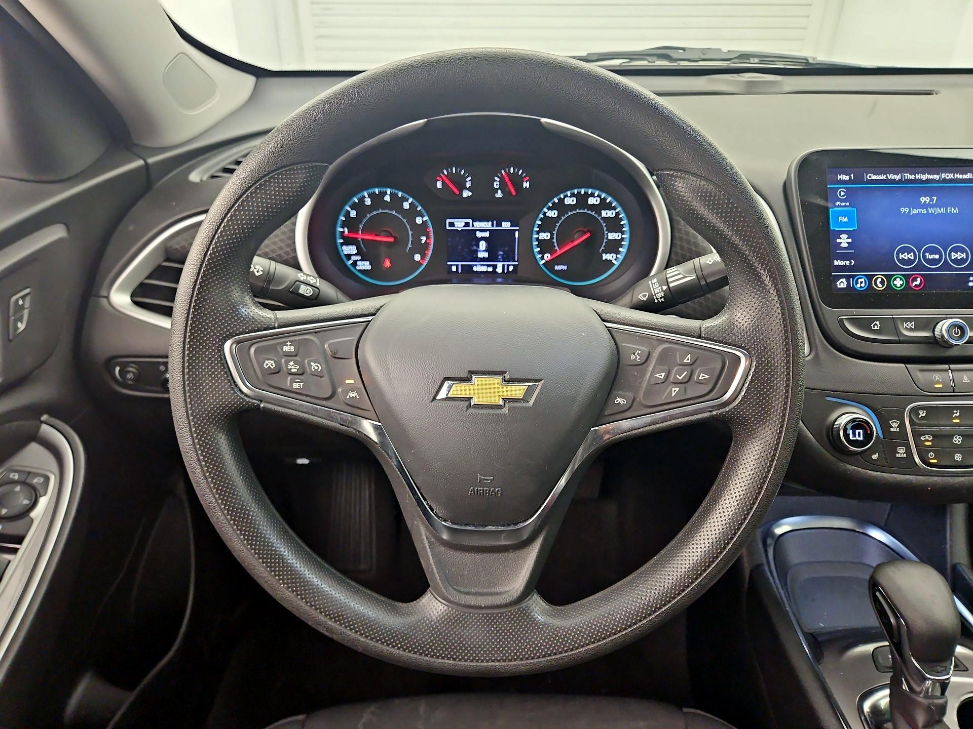 Thumbnail: 2024 Chevrolet Malibu - 10