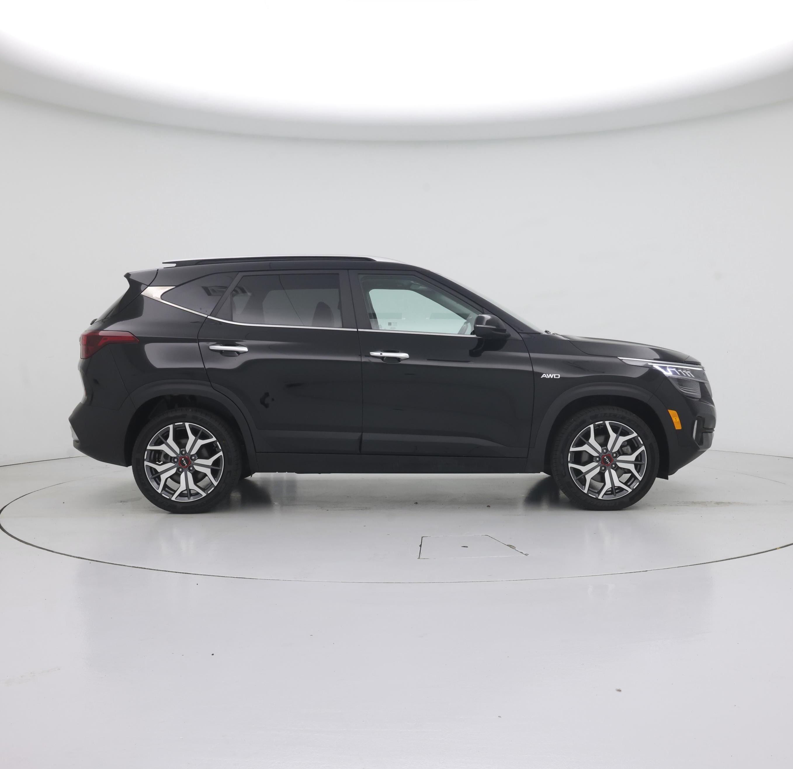 Thumbnail: 2023 Kia Seltos - 7