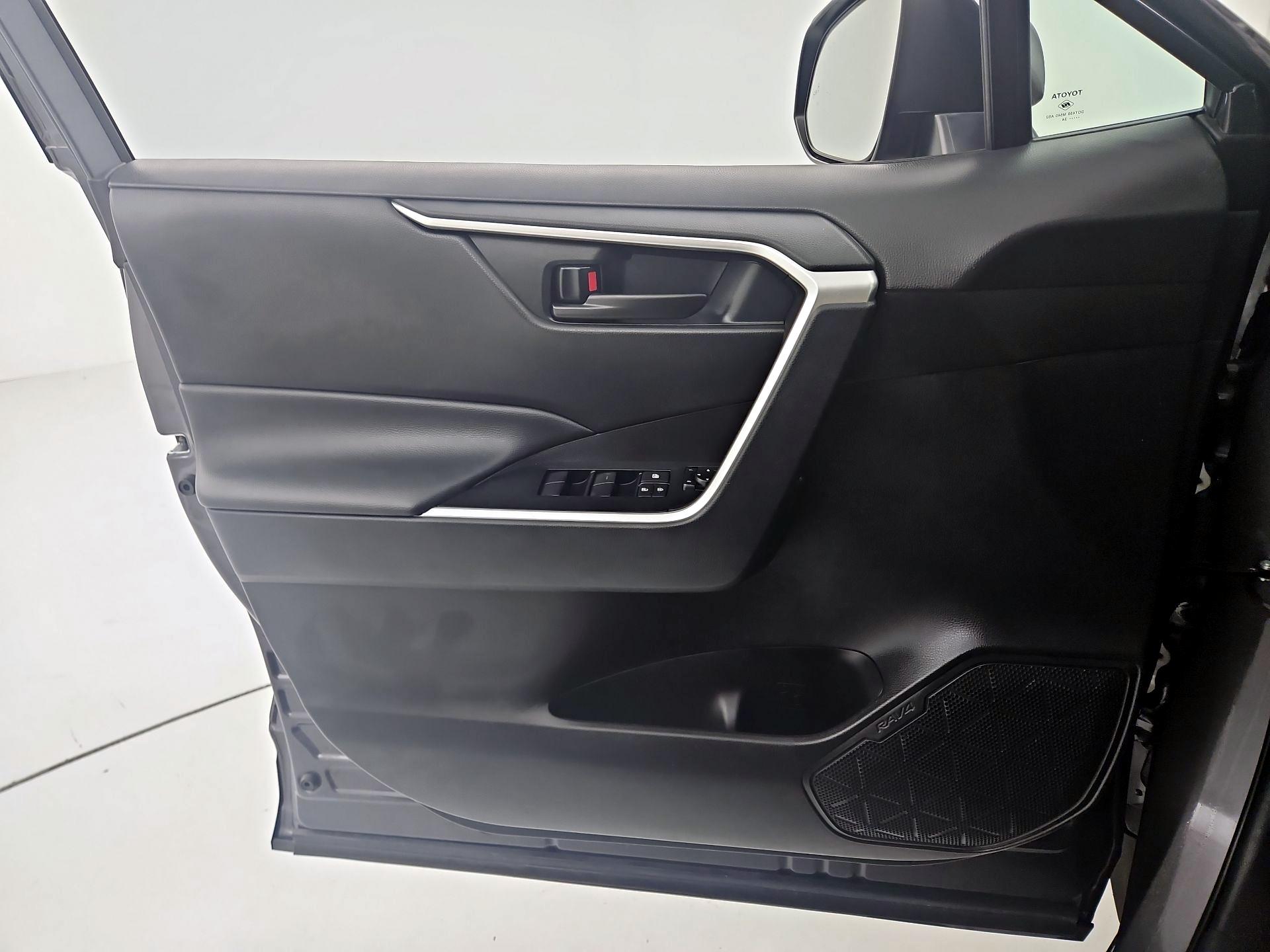 Thumbnail: 2024 Toyota RAV4 - 12