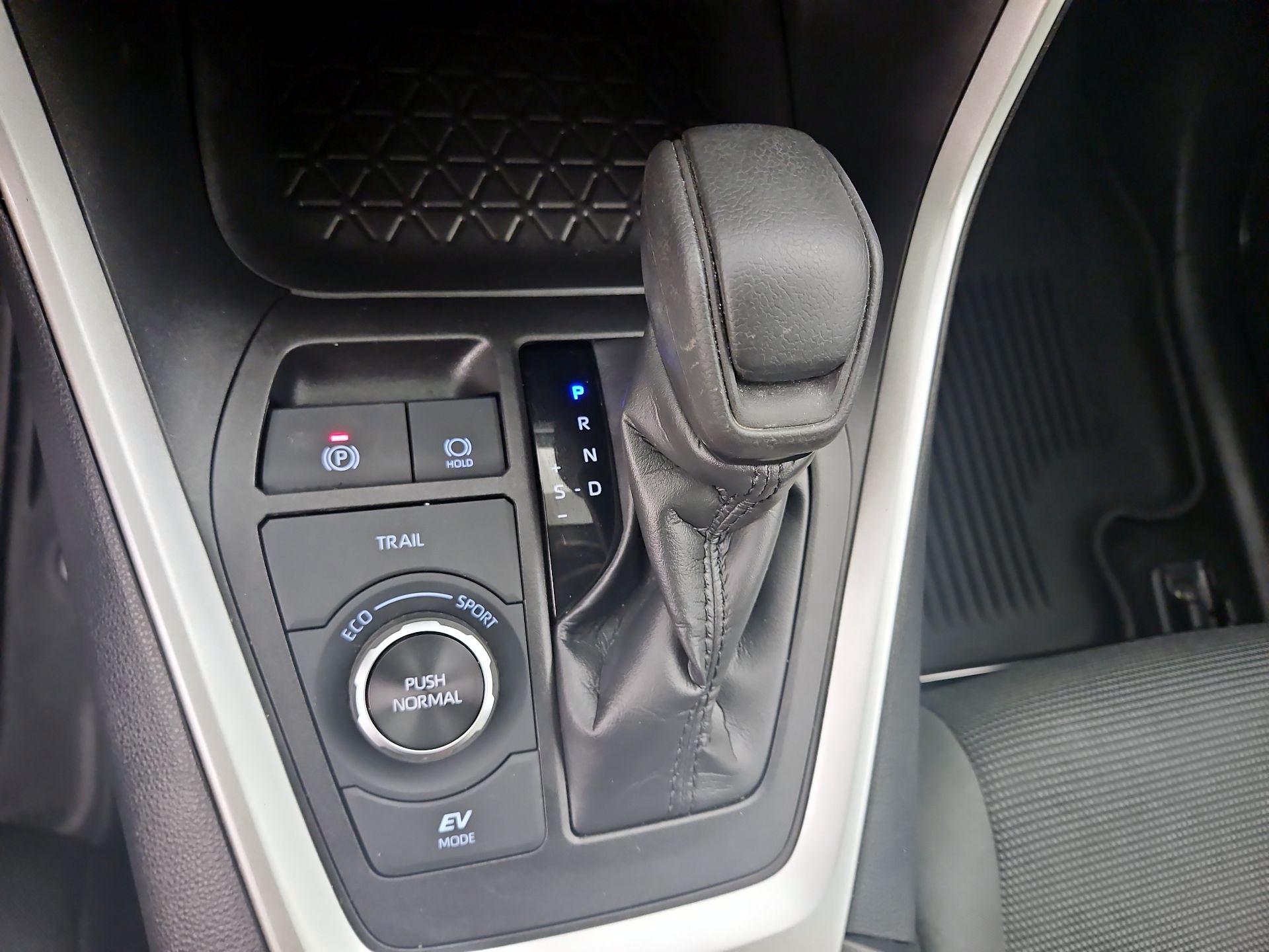 Thumbnail: 2024 Toyota RAV4 - 17