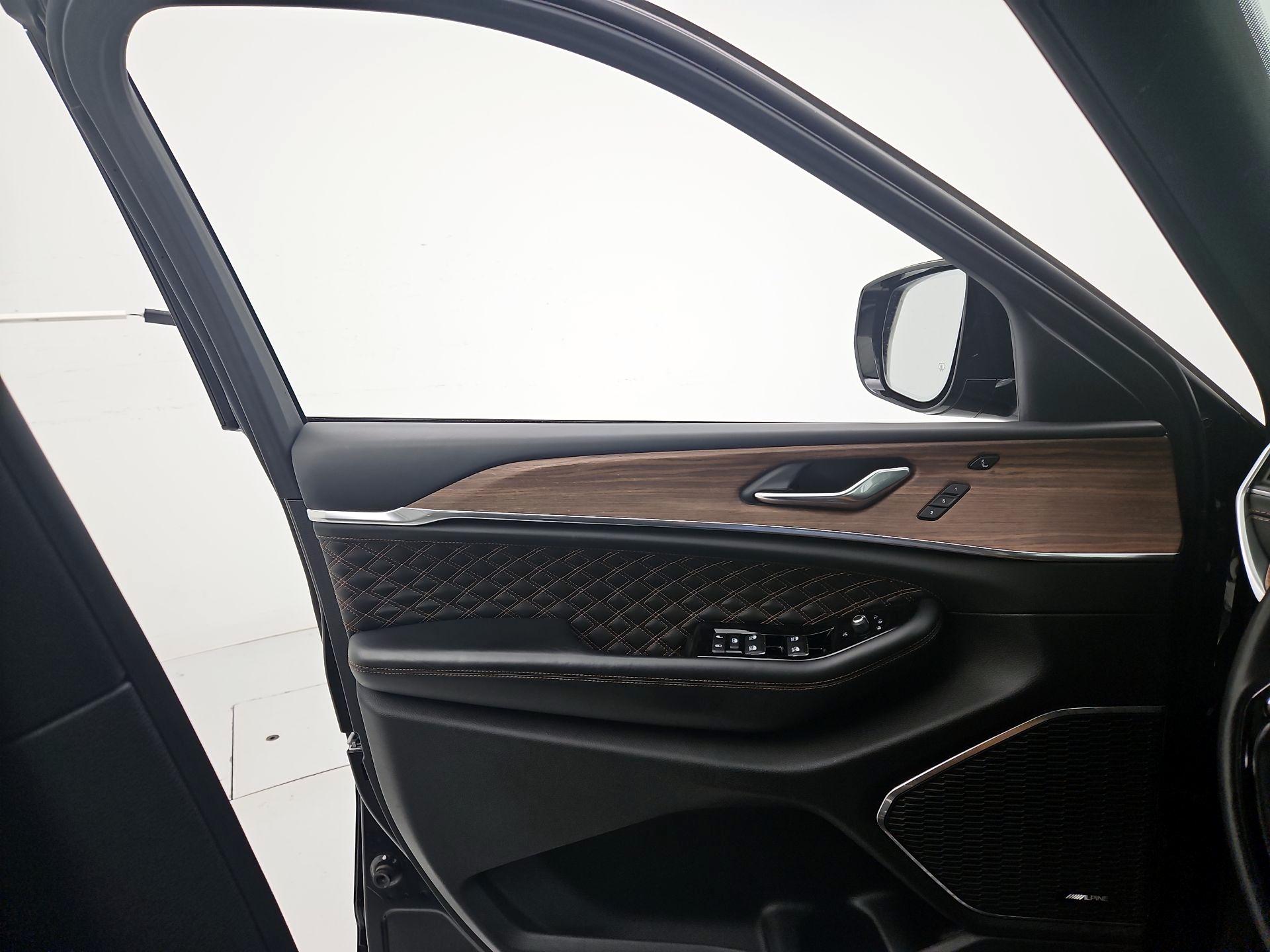 Thumbnail: 2022 Jeep Grand Cherokee - 12